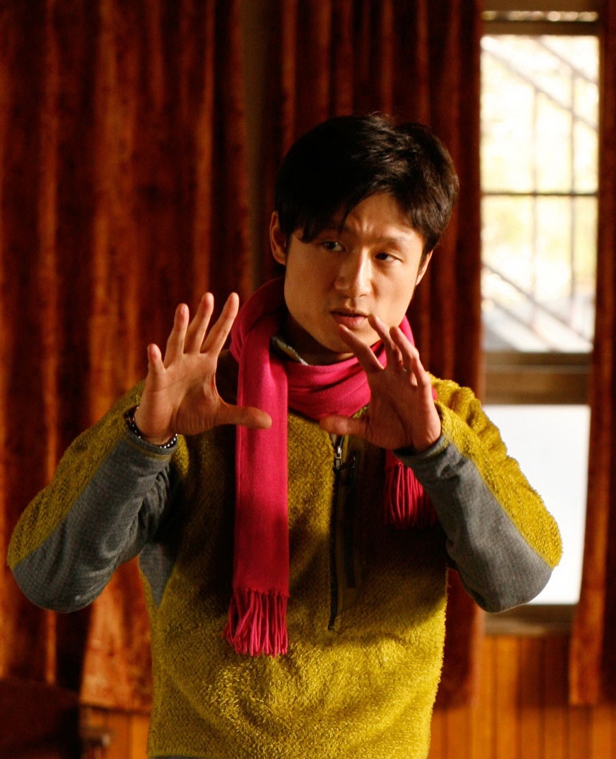 《扶桑花女孩》導演李相日當時執導的模樣。（華映娛樂提供）