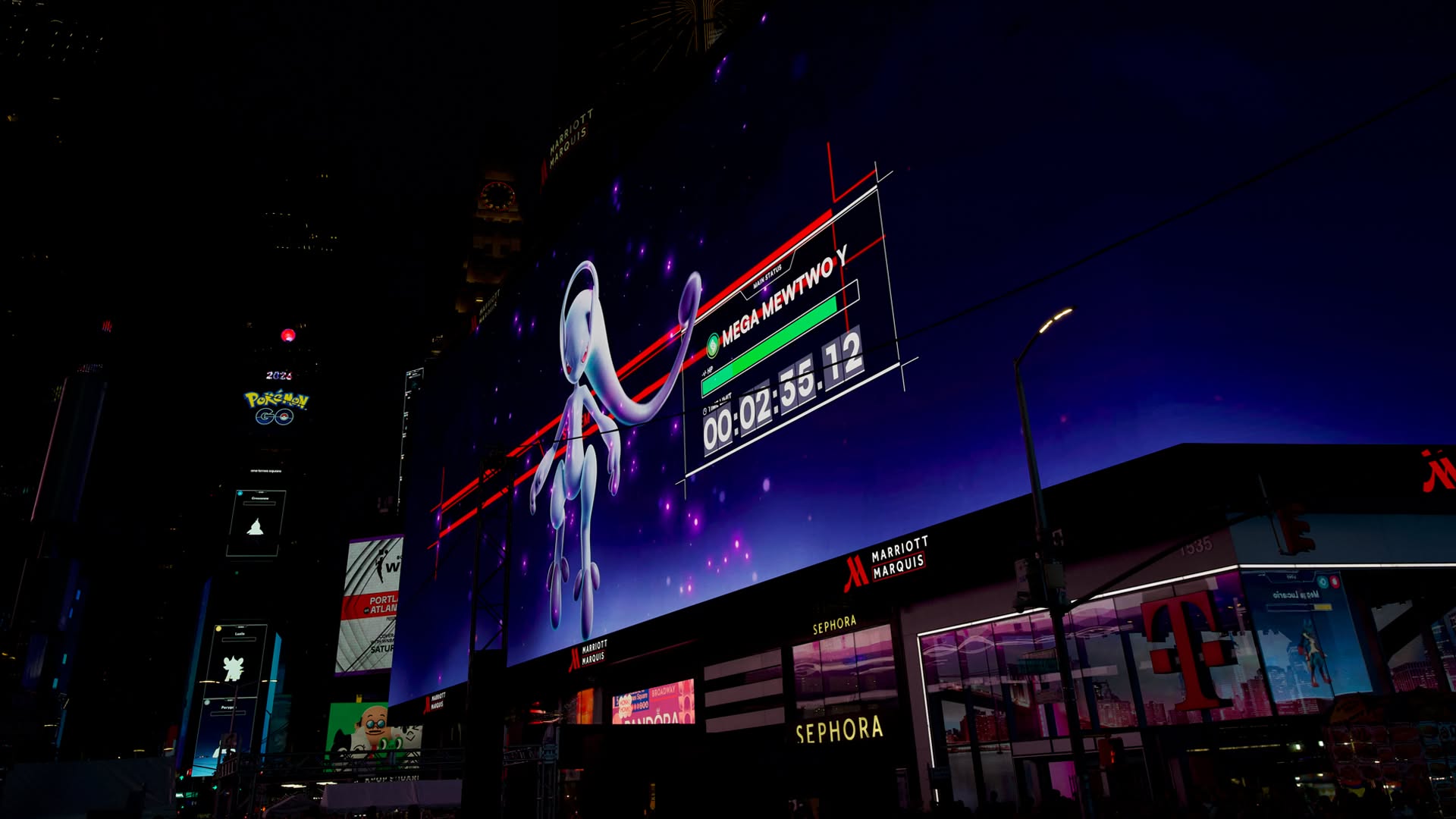 今年7月，《Pokémon GO》在紐約時代廣場舉辦活動，引發爭議。（翻攝自《Pokémon GO》臉書）