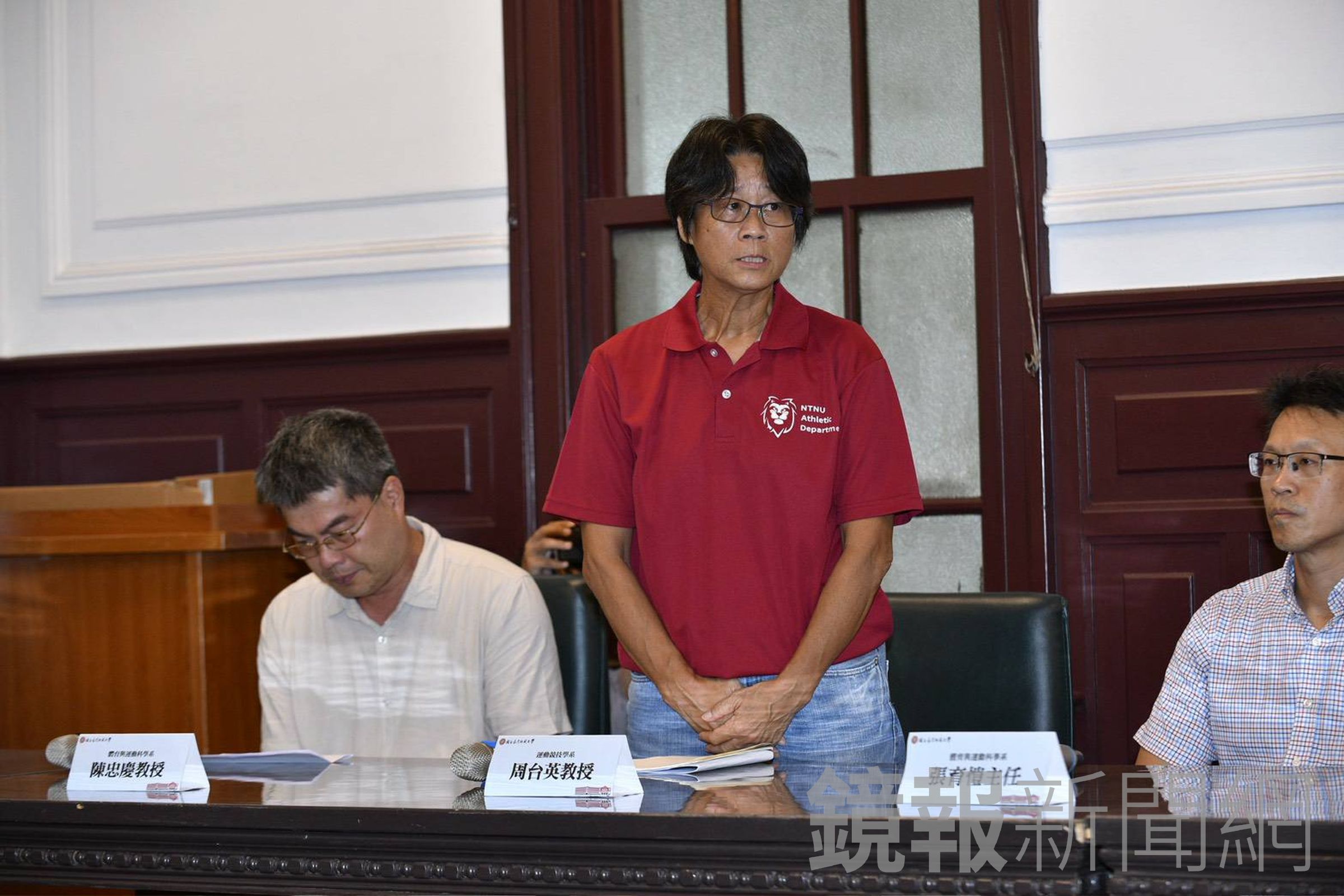 台師大爆出女足抽血案，教練周台英日前公開道歉並對外說明此事。（鏡報李智為攝）