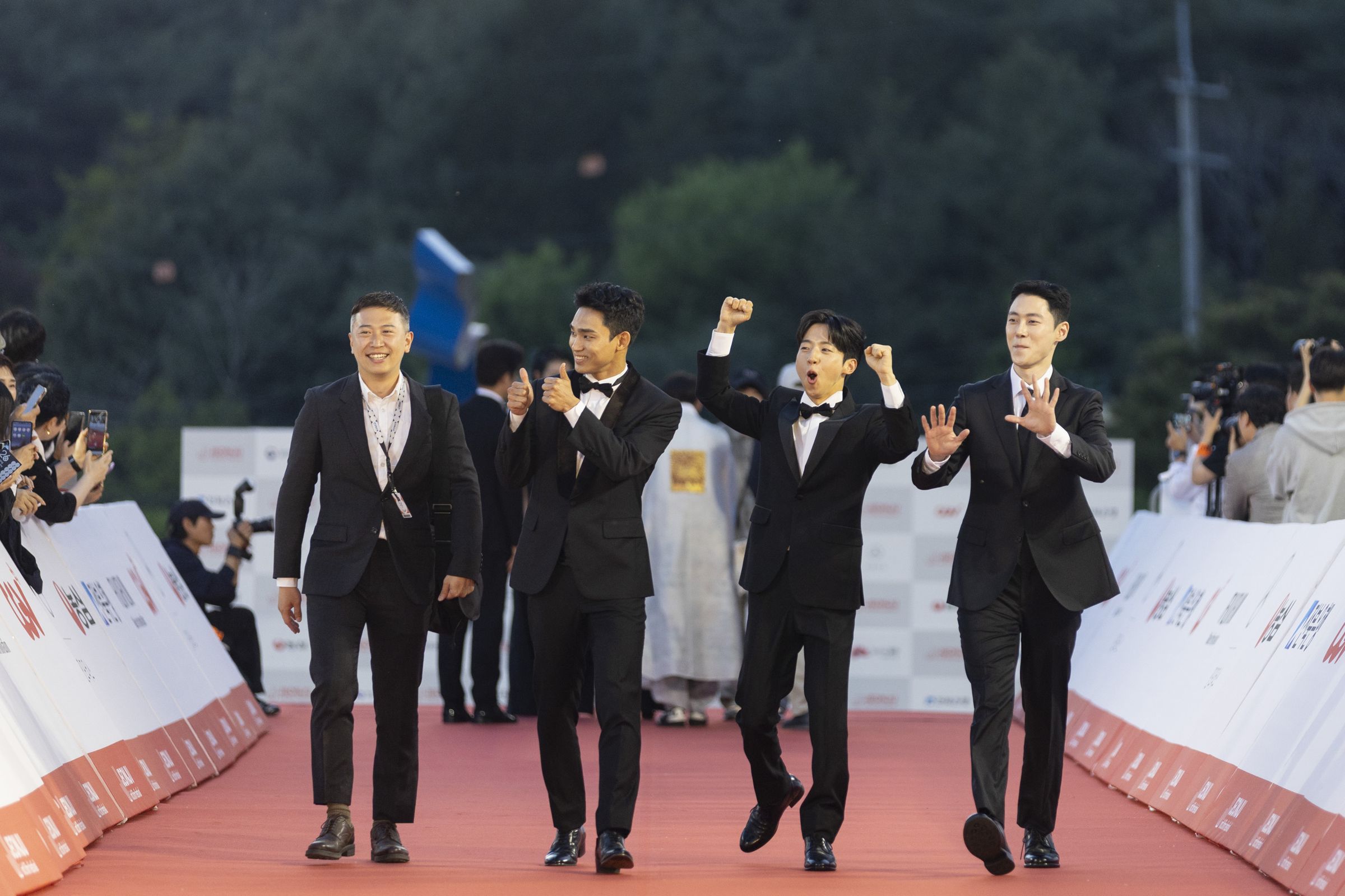《3670》在韓國全州電影節獲4獎項肯定,導演與演員登紅毯受到熱烈歡迎。(好威映象提供)
