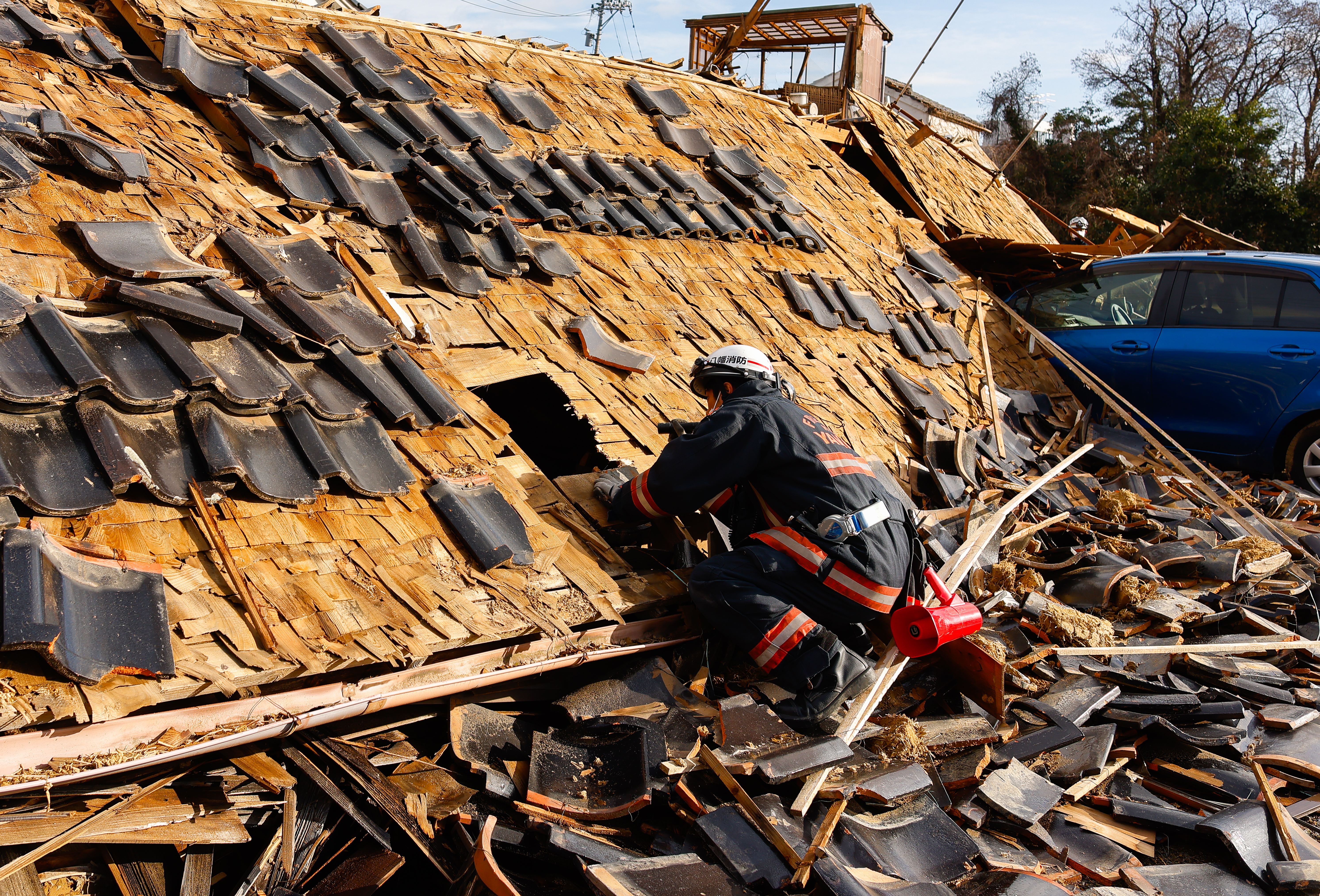 《鏡週刊》記者在日本強震的第一時間，就前進日本能登半島直擊強震及災後重建。