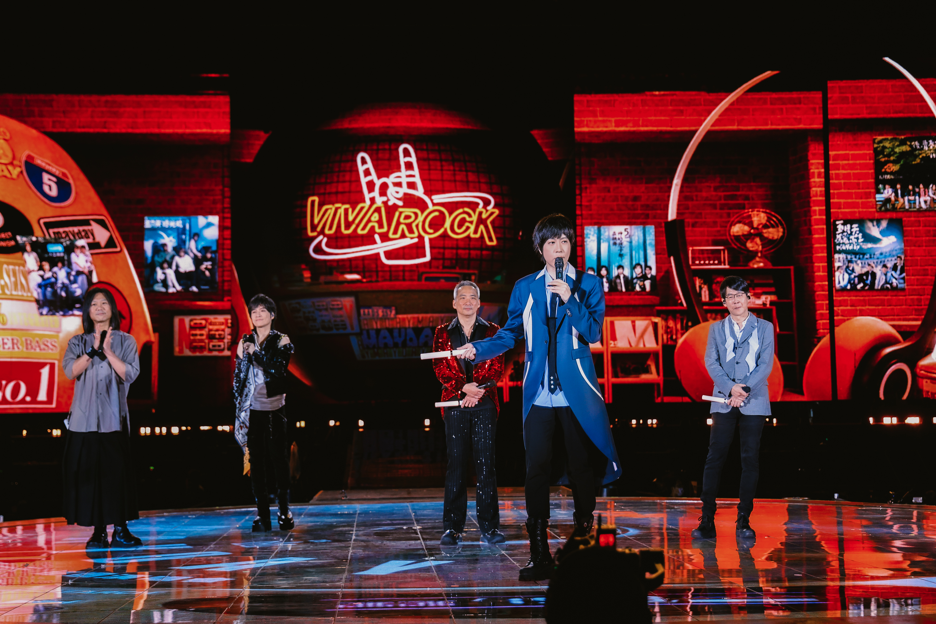 五月天演唱會有歌迷為北捷隨機殺人事件受害者余家昶點歌。（相信音樂提供）