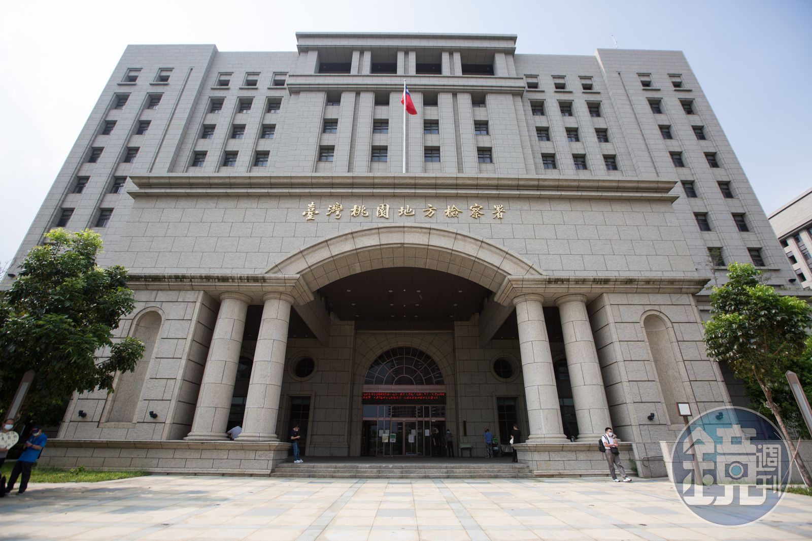 桃園市山地原住民市議員參選人張倉豪涉嫌宴請選民遭檢方搜索,訊後諭令15萬元交保。