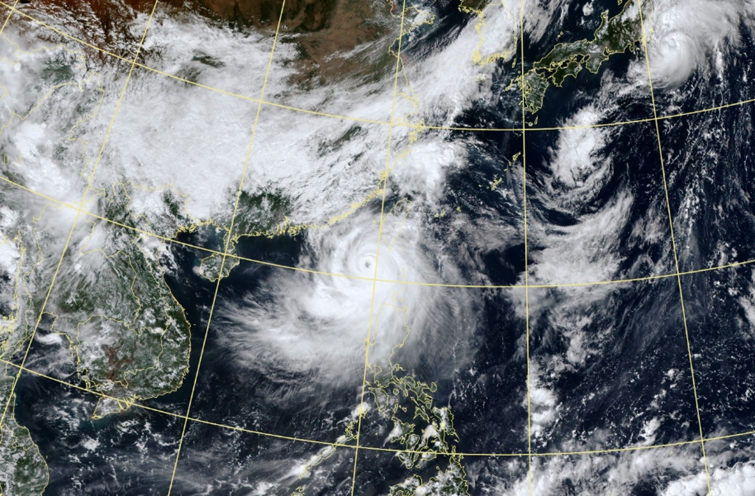 強颱山陀兒預估將在明天登陸台灣西南部,可能會帶來強勁的風雨。(中央氣象署提供)
