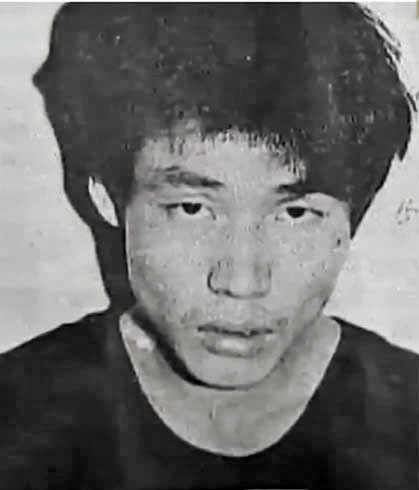 藍元昌愛槍成癡,不法取得的錢財幾乎都拿去買槍彈。(翻攝畫面)