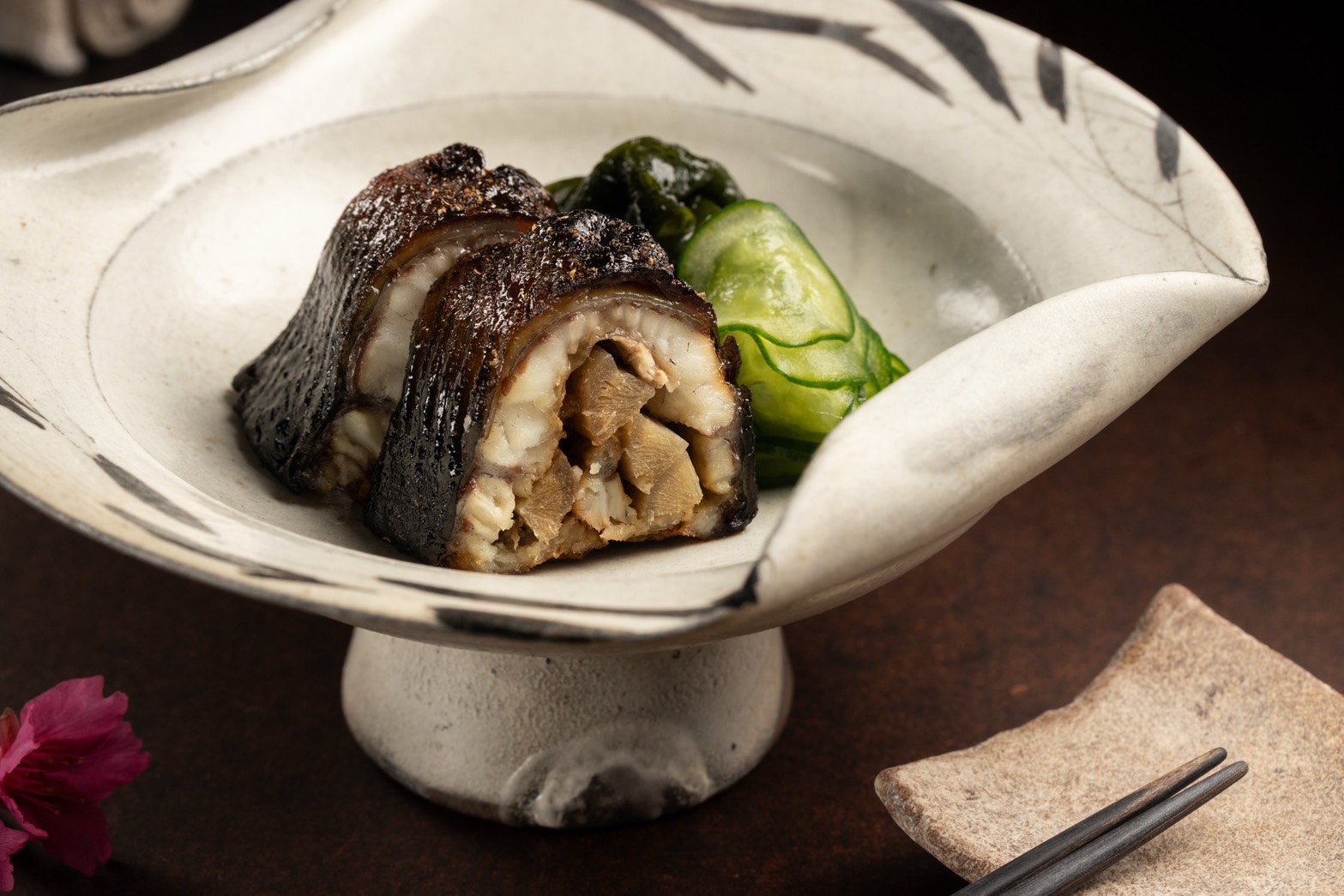 酥軟柔嫩的「鰻魚」八幡卷，令人想到日劇《想在京都小住》中的垂涎片段。