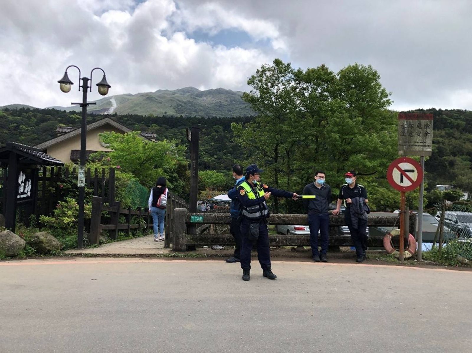 警方籲請民眾配合花季交管措施。(警方提供)
