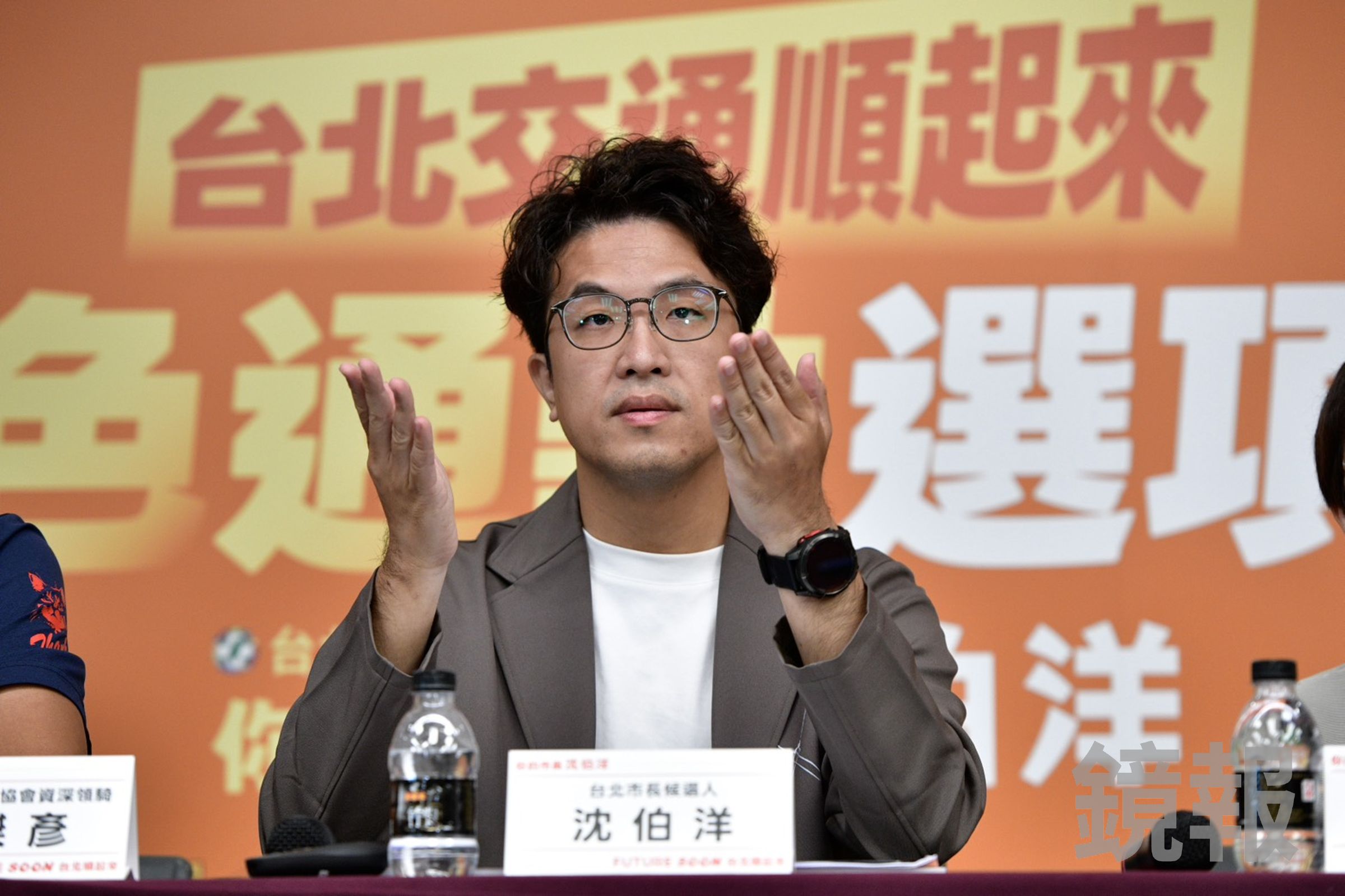 沈伯洋競選辦公室回應，國台辦言論，恰好回應外界對沈伯洋穿防彈背心的關切。（鏡報李智為）
