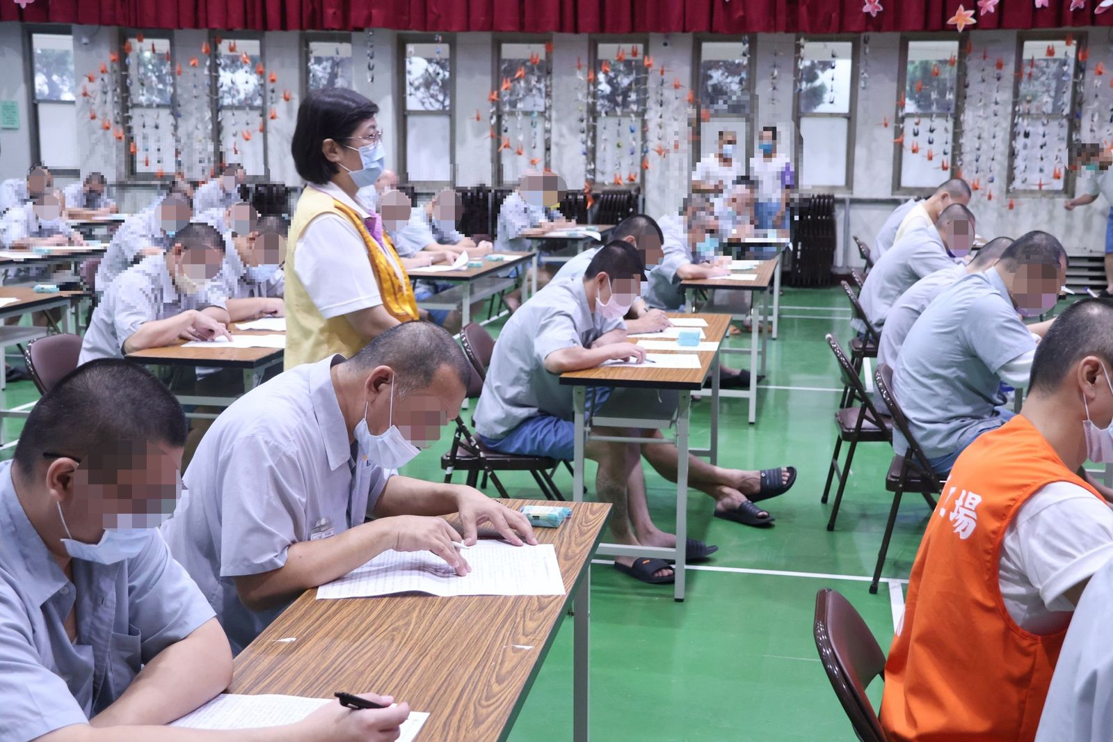 由於監所醫療資源不足,因而有保外就醫制度,卻因此成為逃脫犯案的漏洞。圖非當事人。(翻攝矯正署新竹監獄臉書)