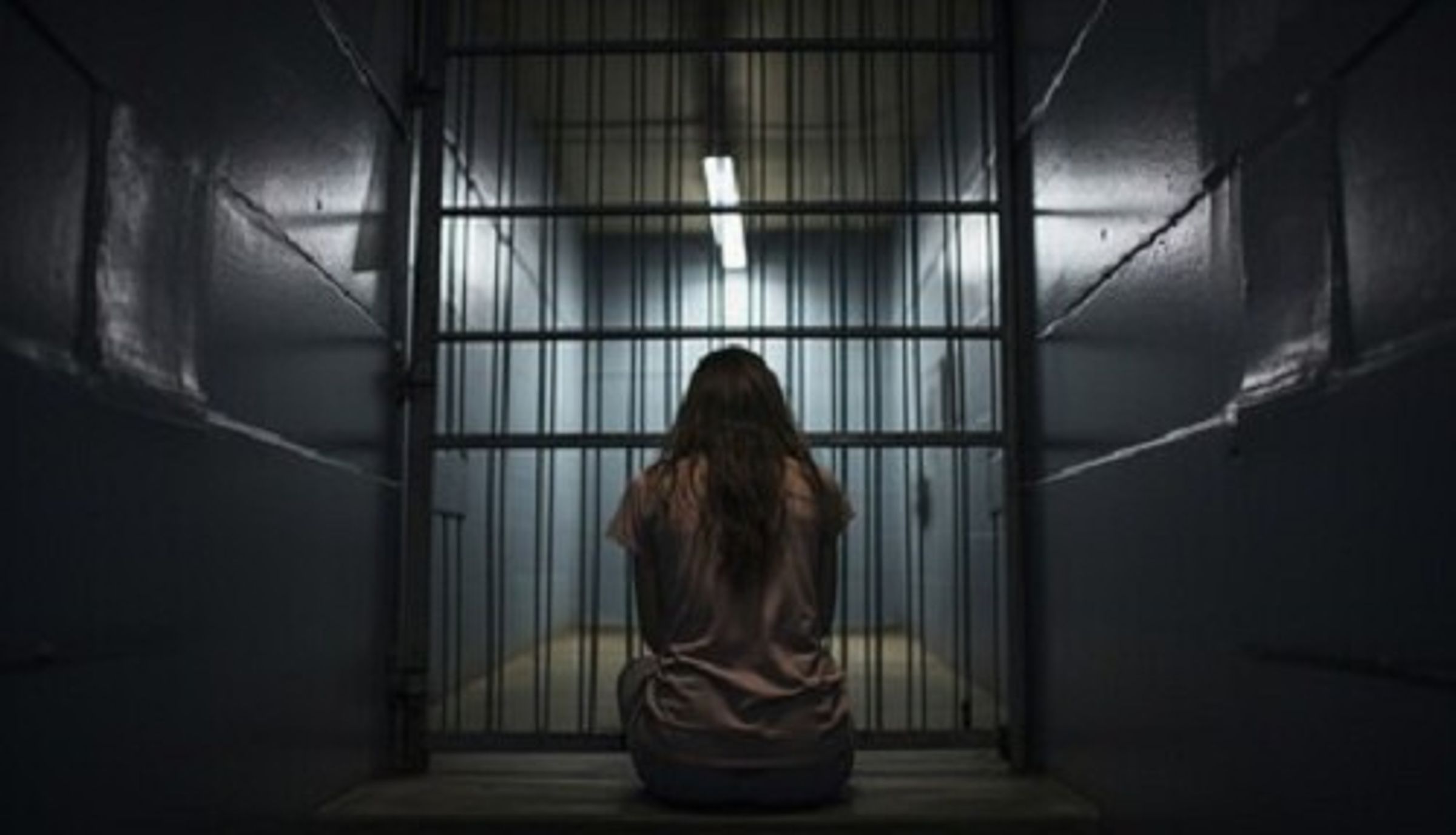 女子監獄淪「性侵俱樂部」!多名獄警搞變態懲罰,揚言讓女囚們懷孕。(示意圖)