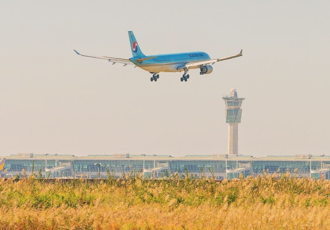 南韓入境新制今日起正式上路，外籍人士入境南韓觀光或短期滯留90天以內者，可提早3天於線上填寫提交，未來不用再手寫紙本入境卡。（翻攝自臉書＠인천공항 Incheon Airport）