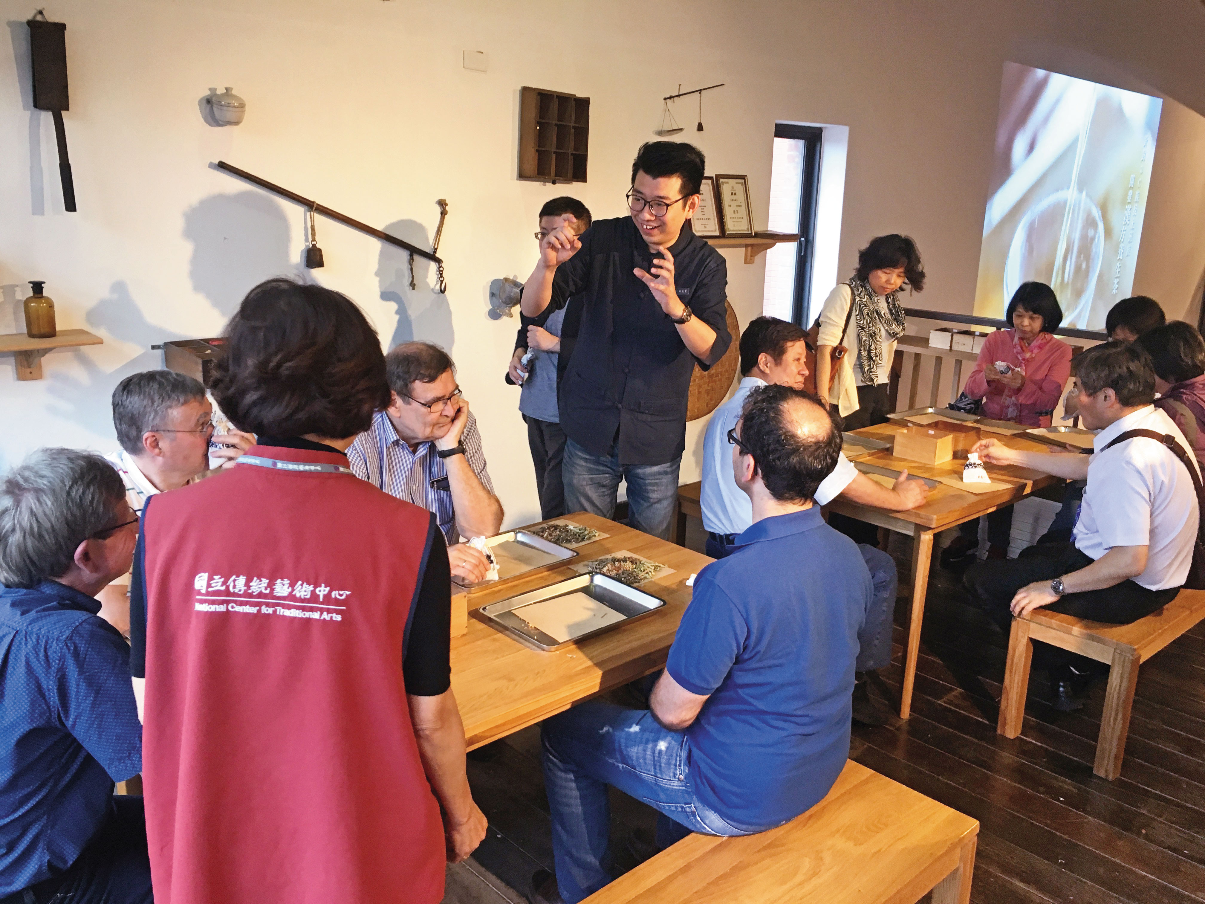 9年前登義首開DIY體驗製作課，由吳孟宸規劃，每次名額開放就秒殺。（登義提供）
