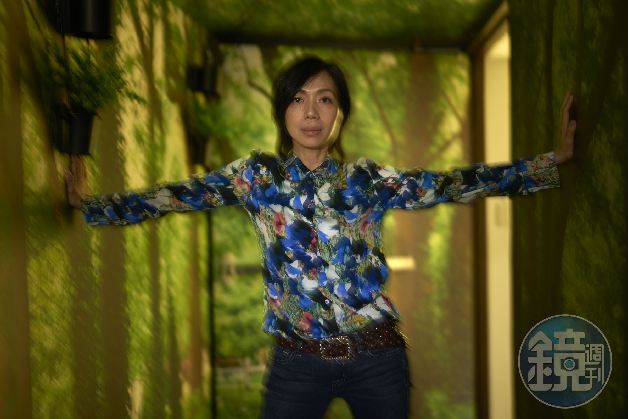 一開始萬芳希望張吉安還是找馬來西亞的素人來演出比較恰當,沒想到張吉安竟端出梁朝偉演了《悲情城市》的理由說服她接拍。
