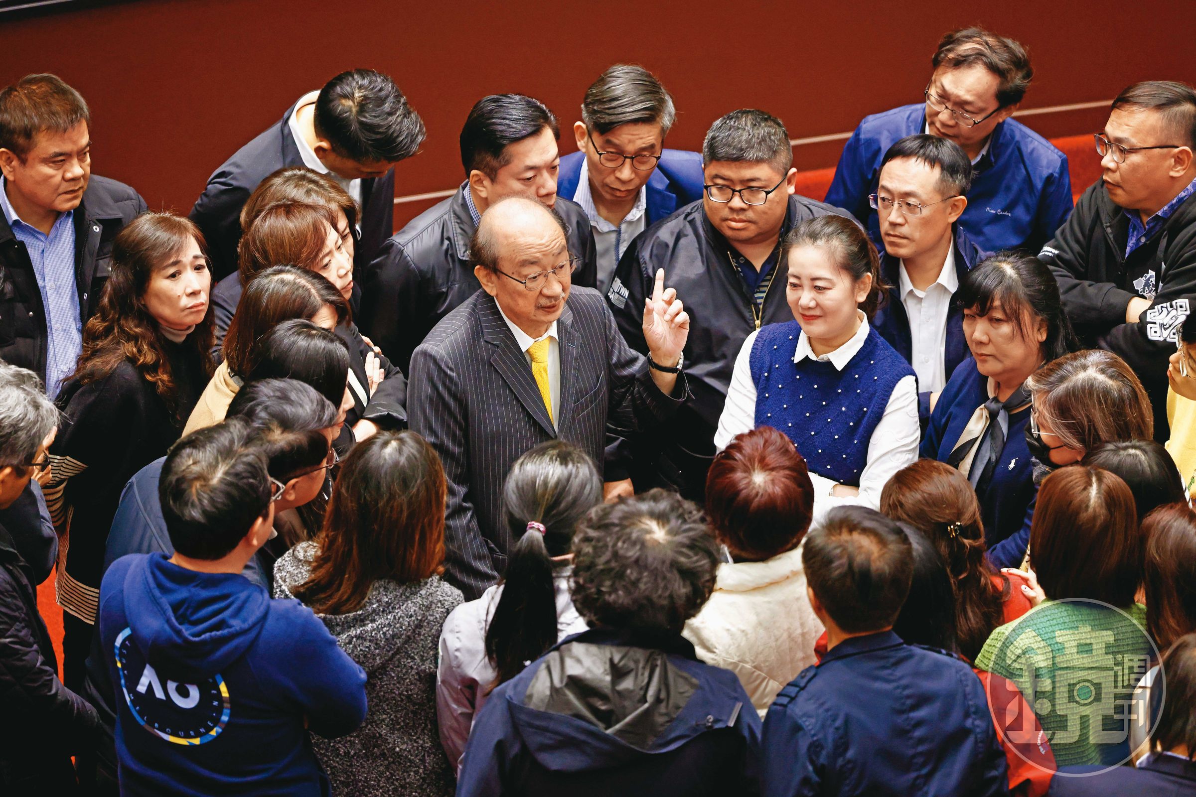 朝小野大的立院生態,讓民進黨團吃足苦頭,支持者士氣也受挫。