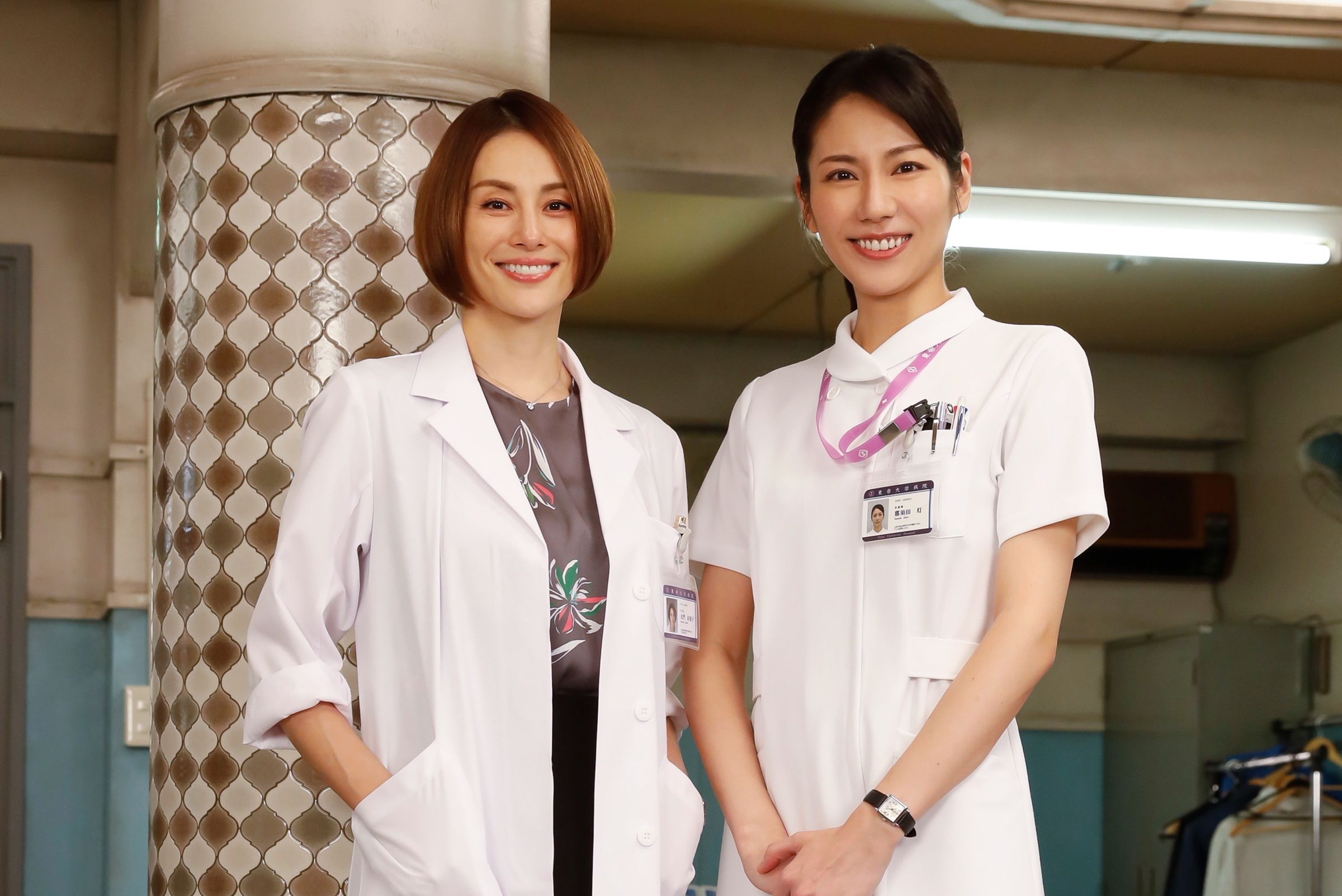 松下奈緒曾與米倉涼子合演《派遣女醫X》,被譽為「護理師版大門未知子」引發話題。(翻攝官方 IG analognurse_ex)