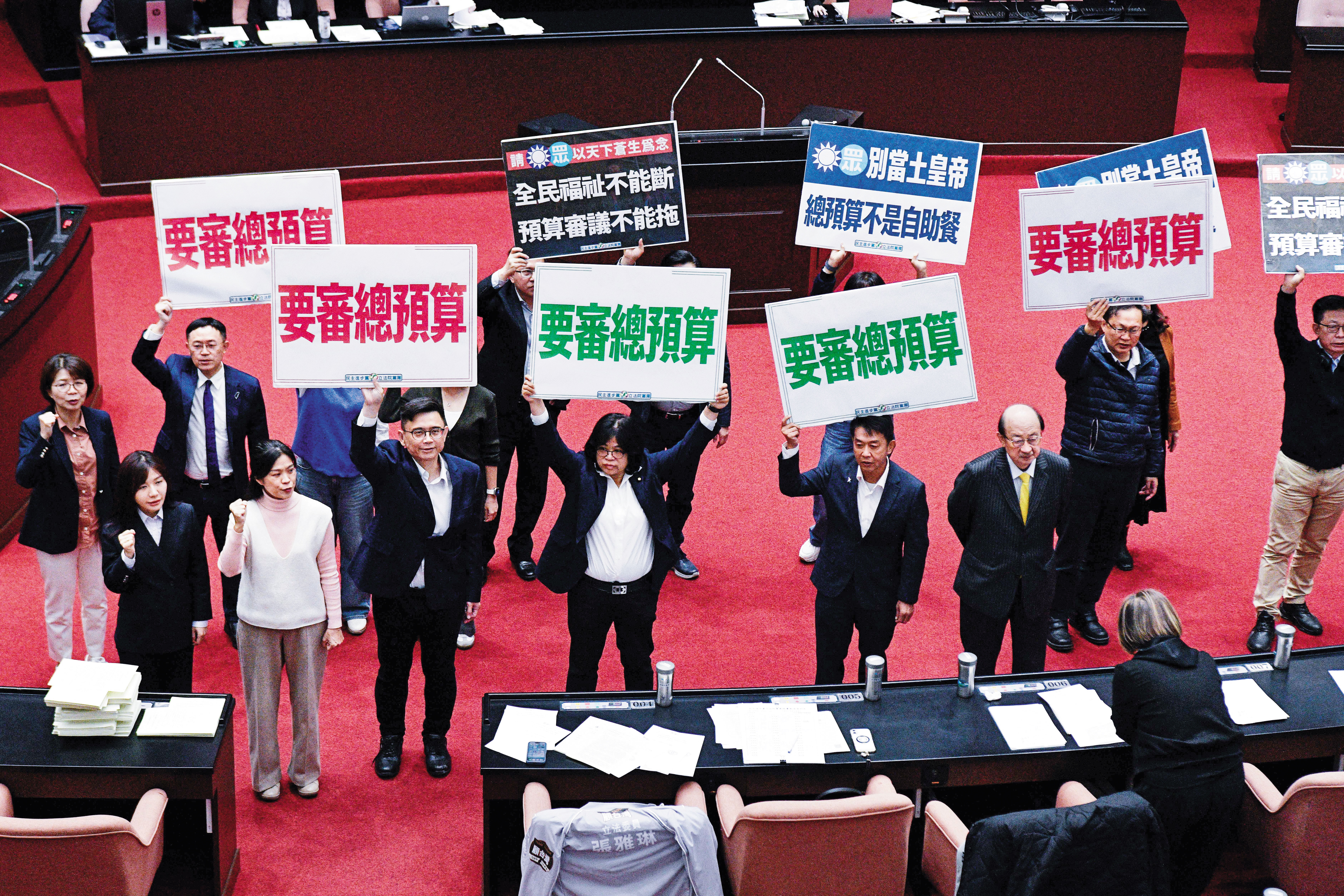 朝野對立難解，本年度總預算審查卡關，甚至未進入一審程序。（鏡報李智為）