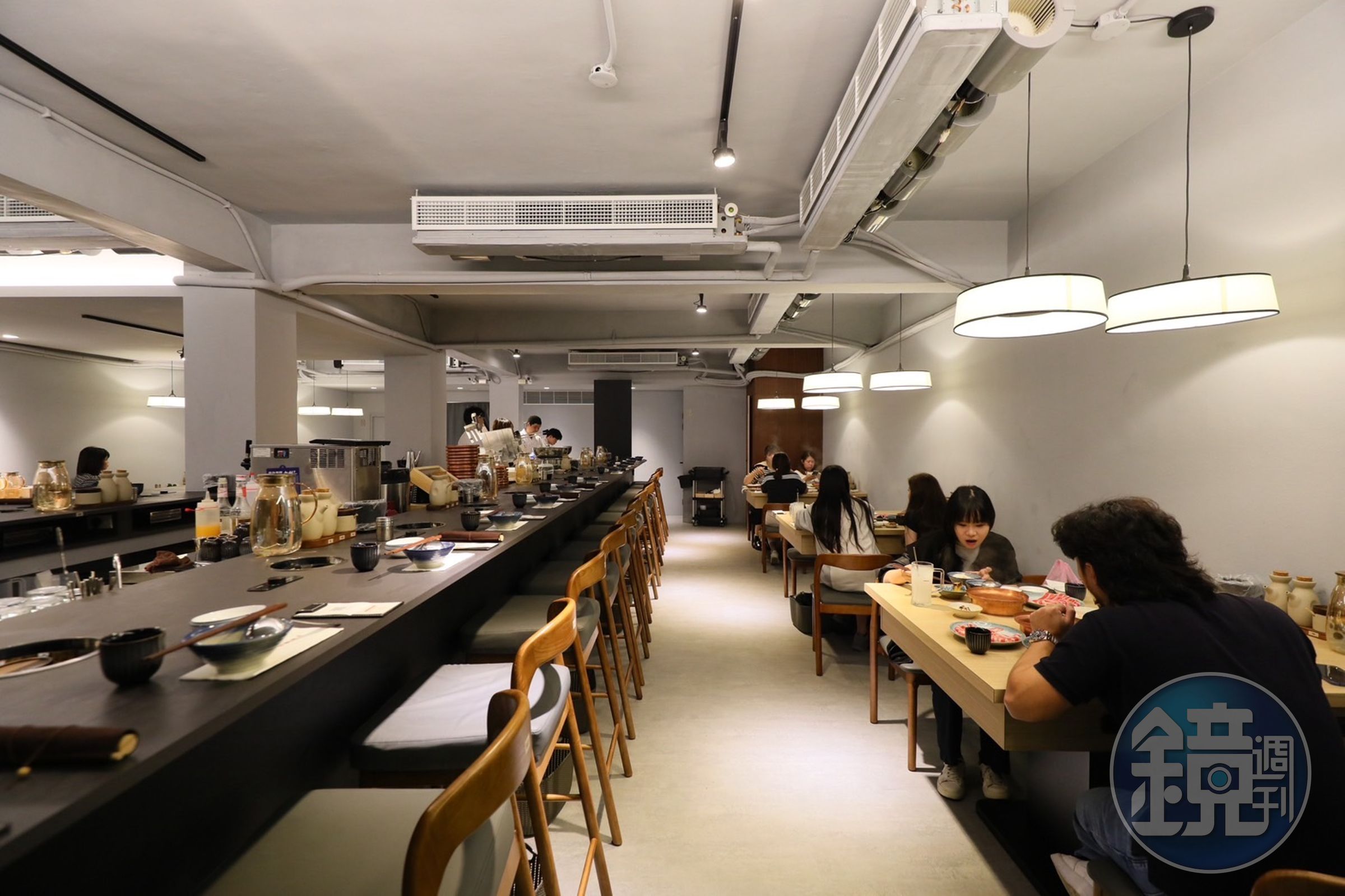 碰上濕冷冬日，即使是平日中午，店內依然頗有人氣。                               