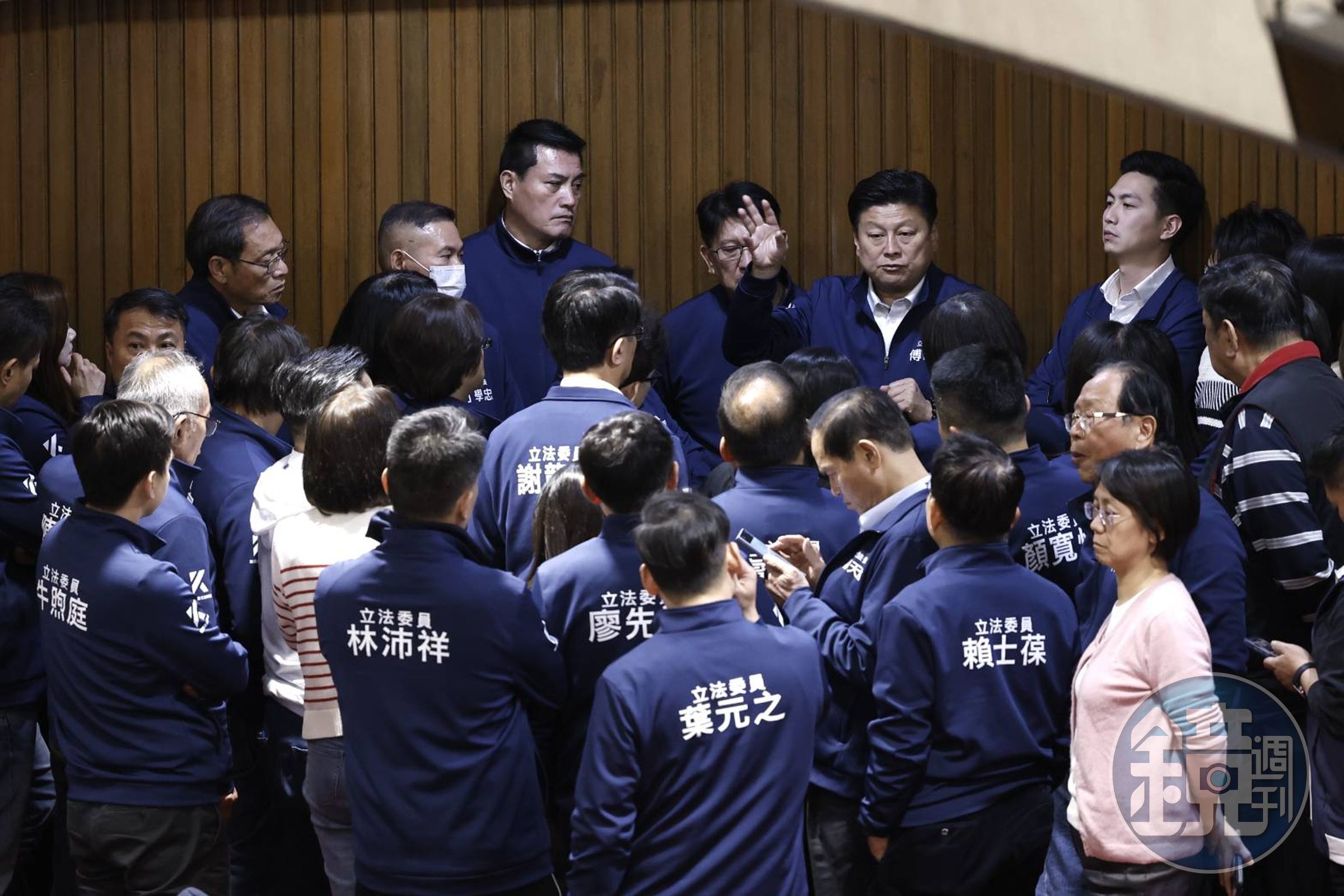 藍白陣營聯手刪減中央政府總預算2,075億元，監察院業務費遭砍96%。