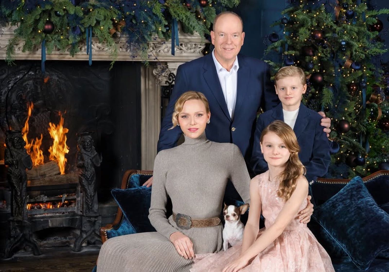 摩納哥夏琳王妃美翻耶誕卡!11歲龍鳳胎遺傳高顏值 「這成員」意外搶鏡