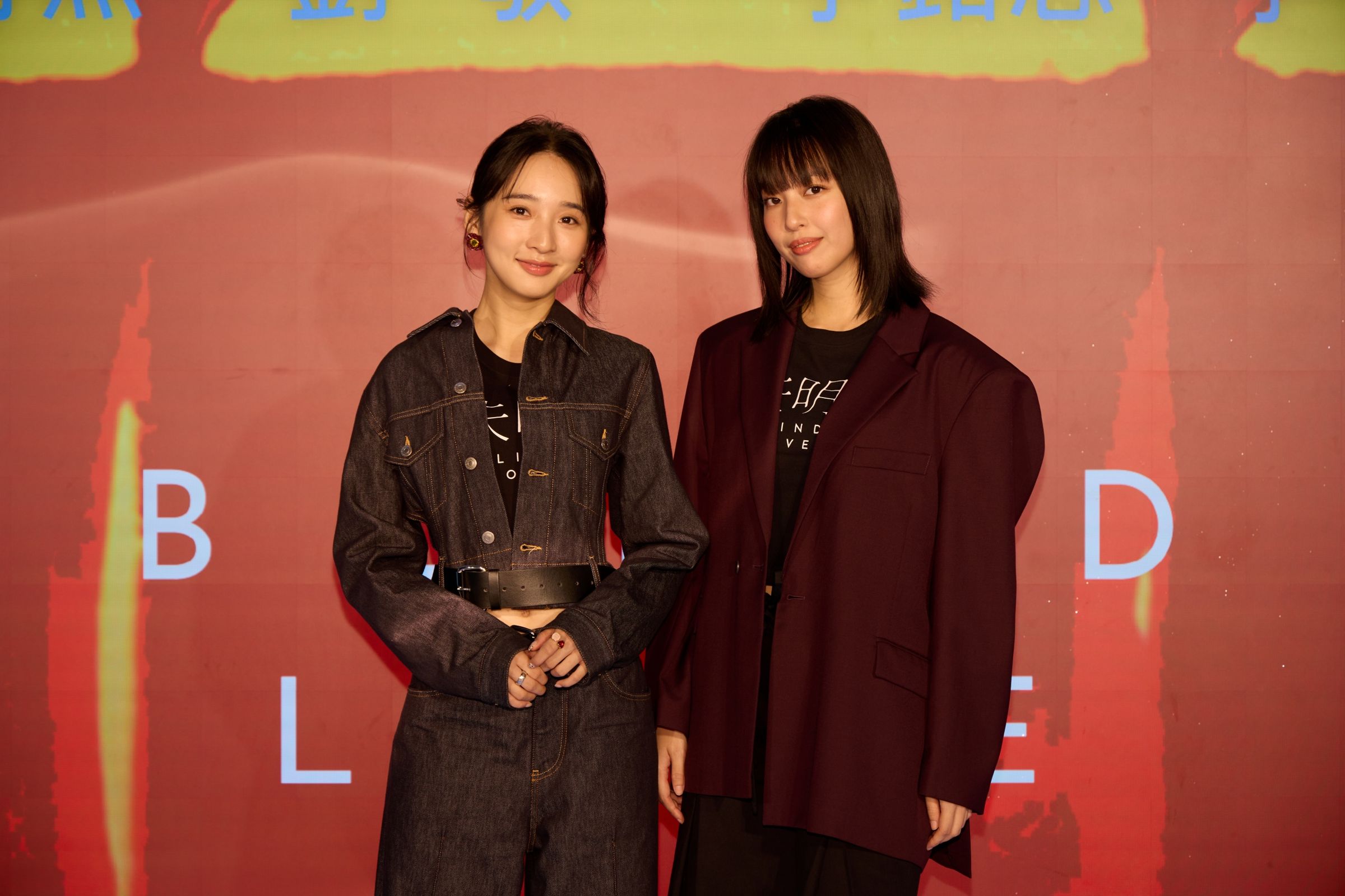 既是閨密又要演戀人，李沐與王渝萱在拍親密戲時頻笑場。（周子娛樂提供）