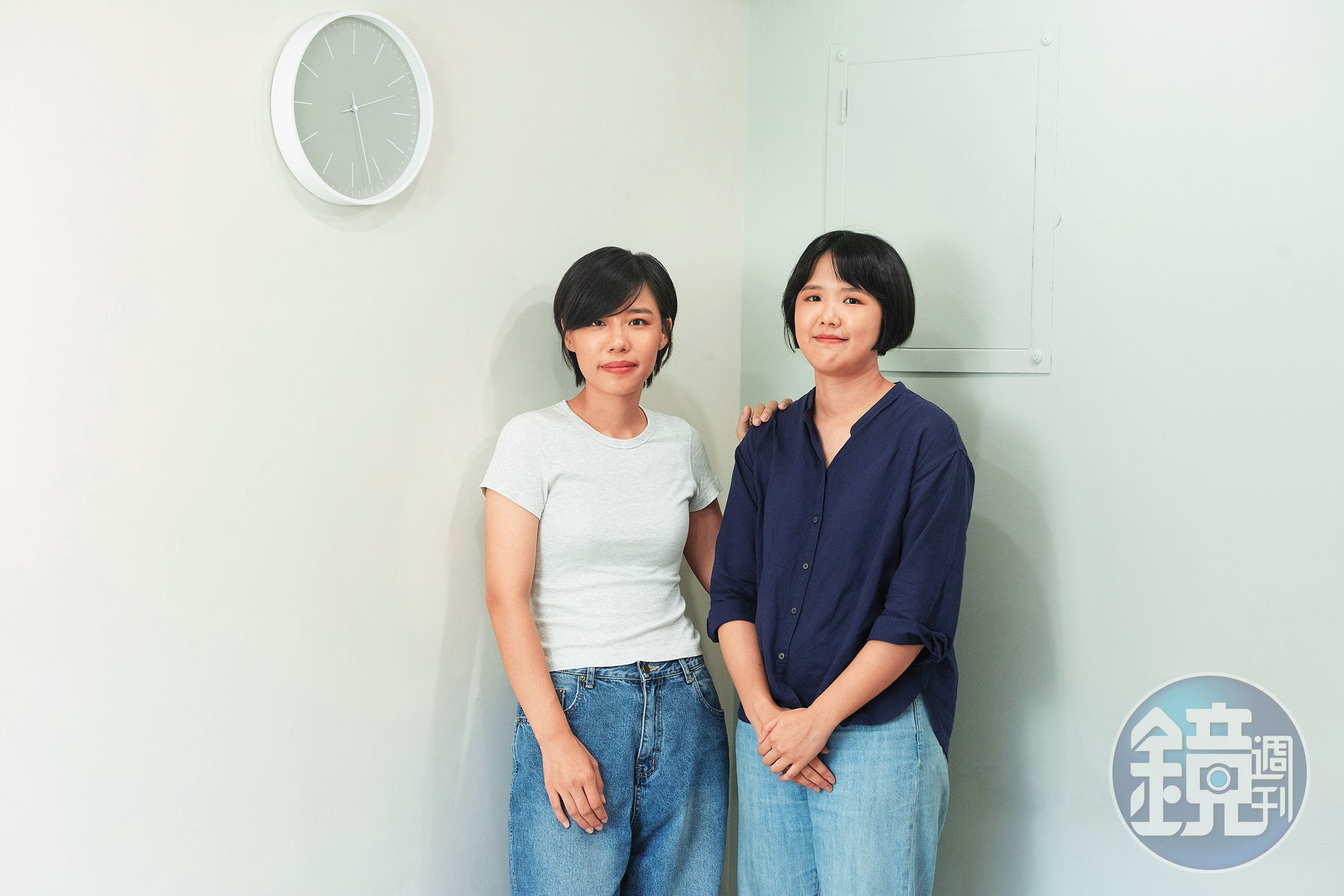 製片陳詠雙（右）於剪輯期才加入團隊，與羅苡珊（左）一起參加提案會和工作坊。