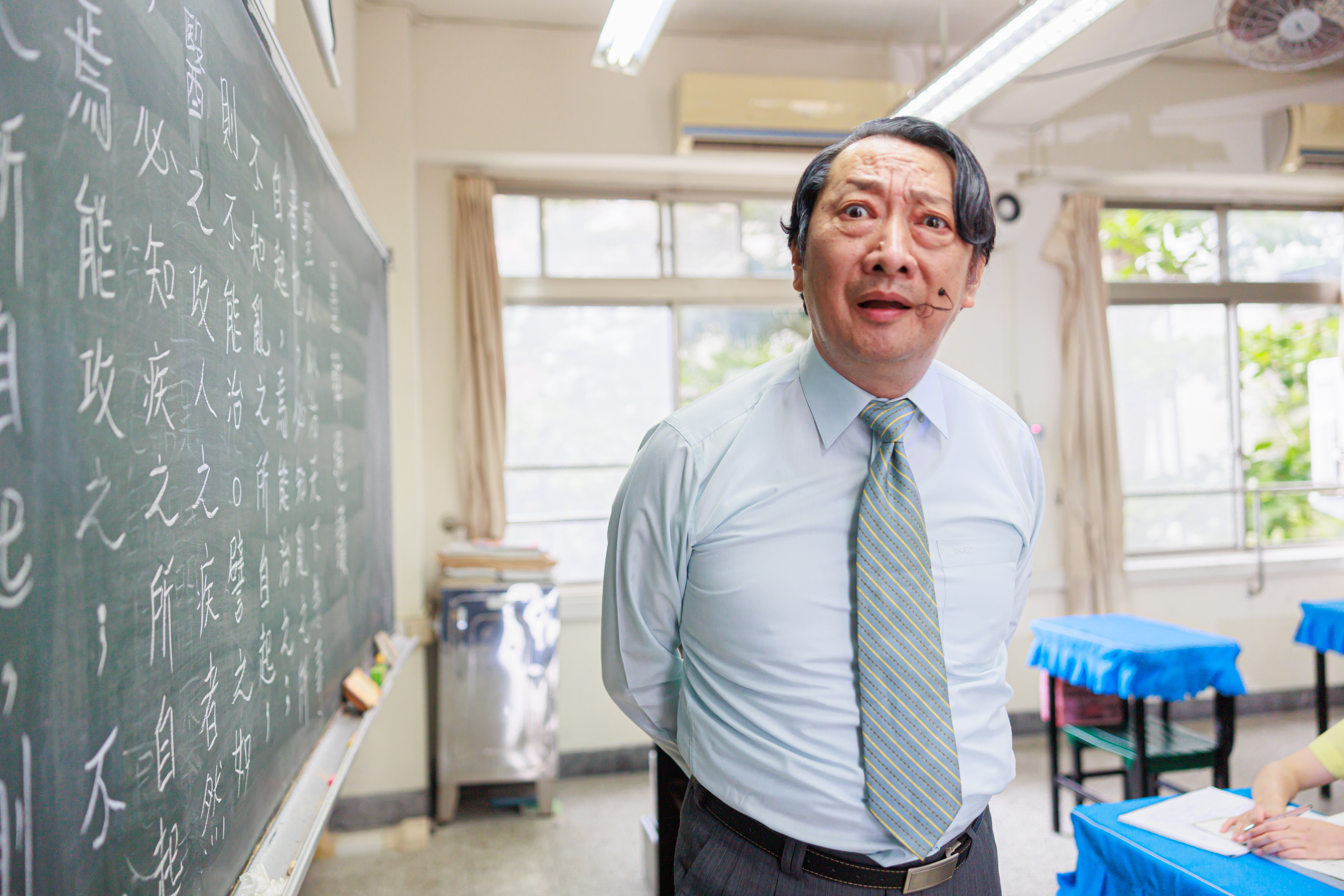 九孔在《我的成長》分飾多角，笑果十足。（喜盟娛樂提供）