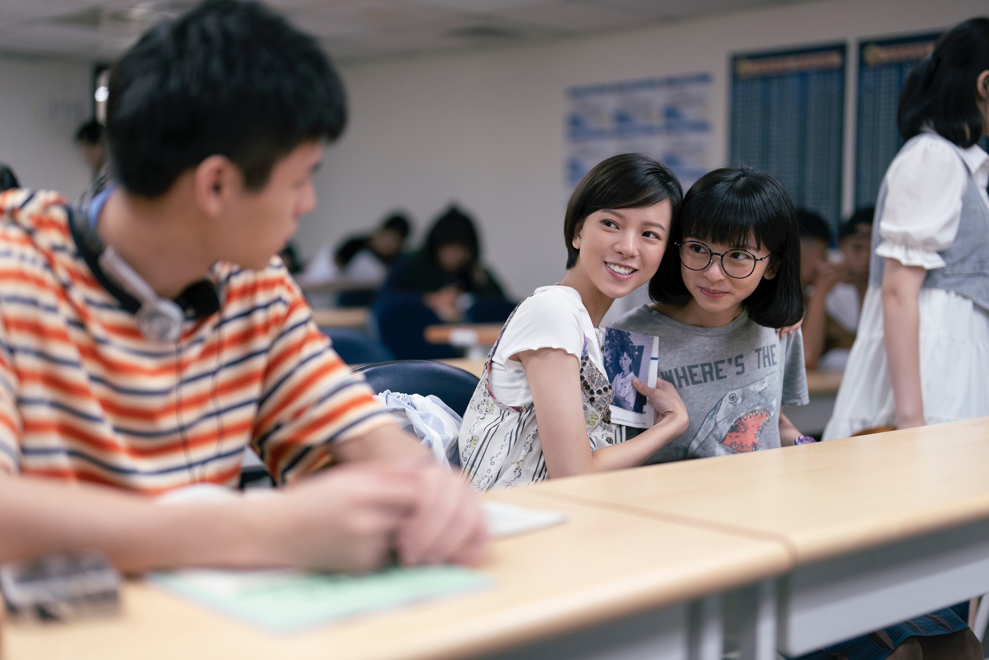 陳姸霏（右起）、項婕如、邱以太片中在同一家補習班上課。 （興揚電影提供）