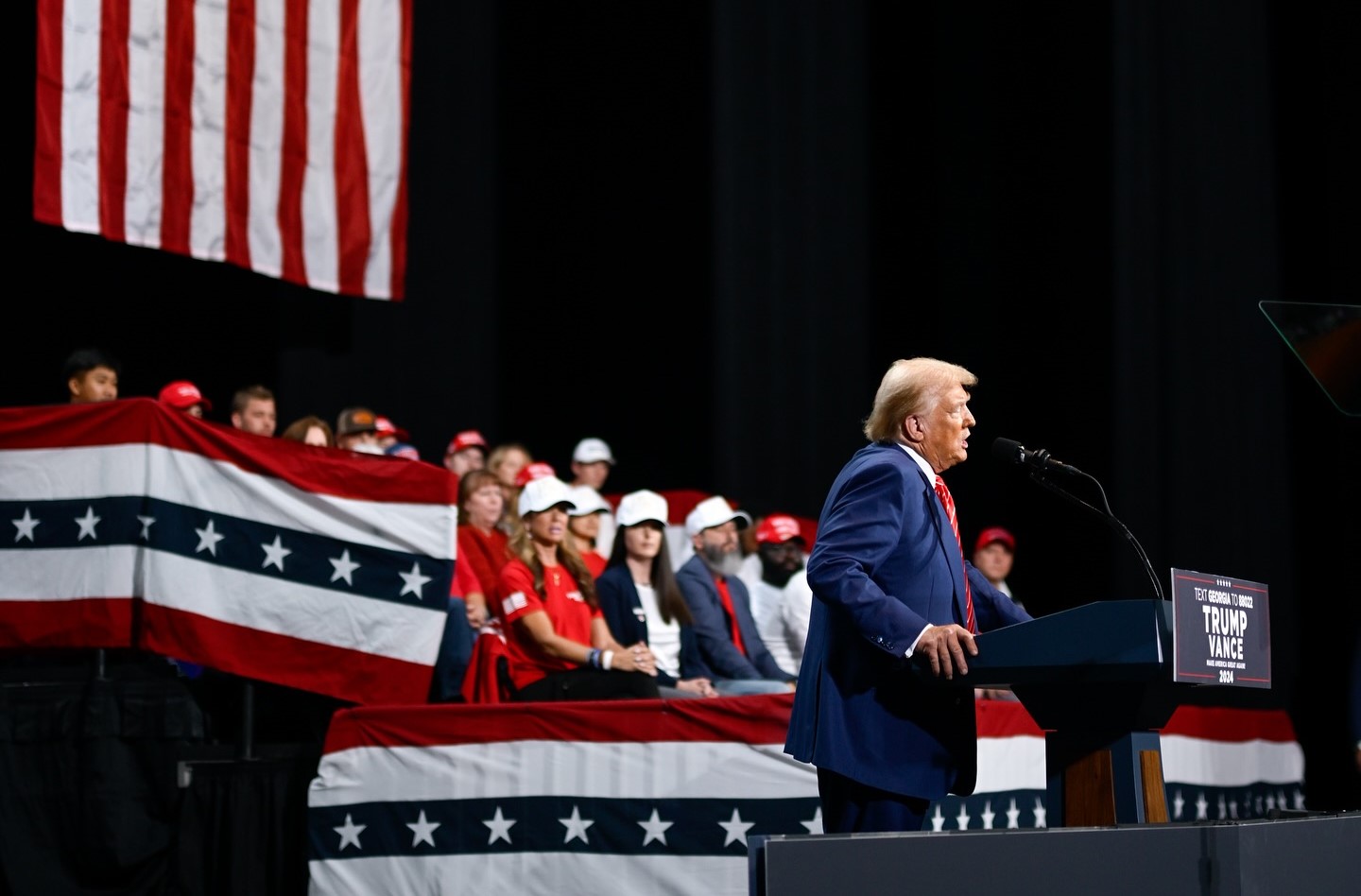 川普對於2020敗選一事，至今仍不願承認自己輸給對手拜登。（翻攝自facebook @Donald J. Trump）