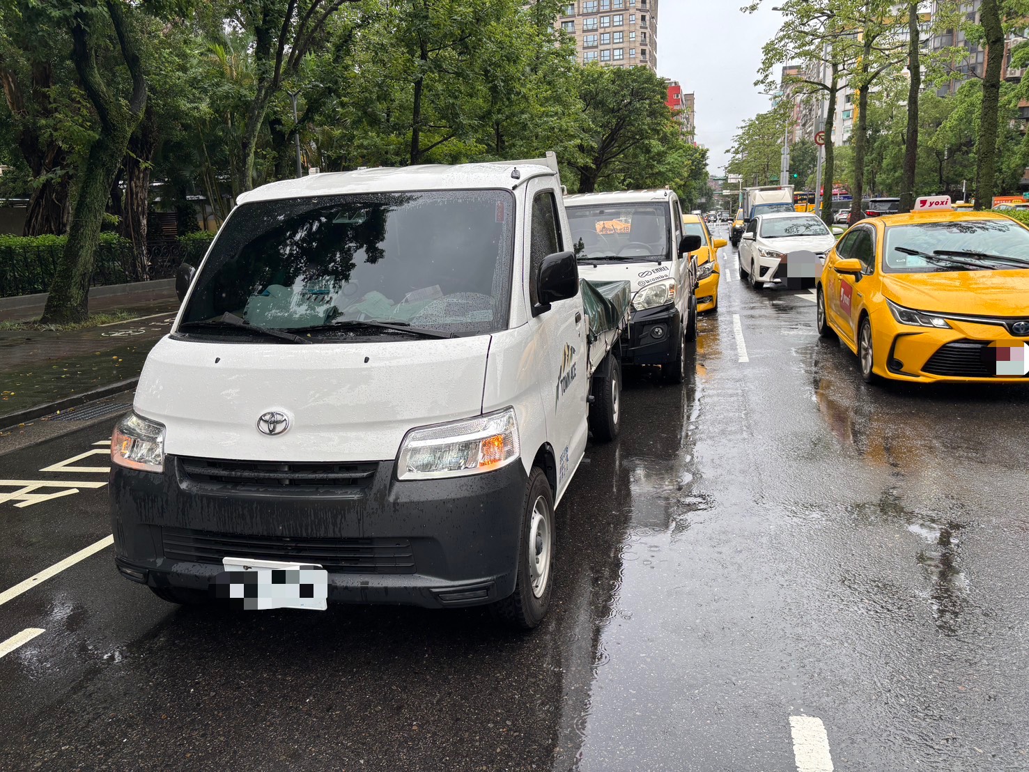 國父紀念館旁發生追撞事故。(警方提供)