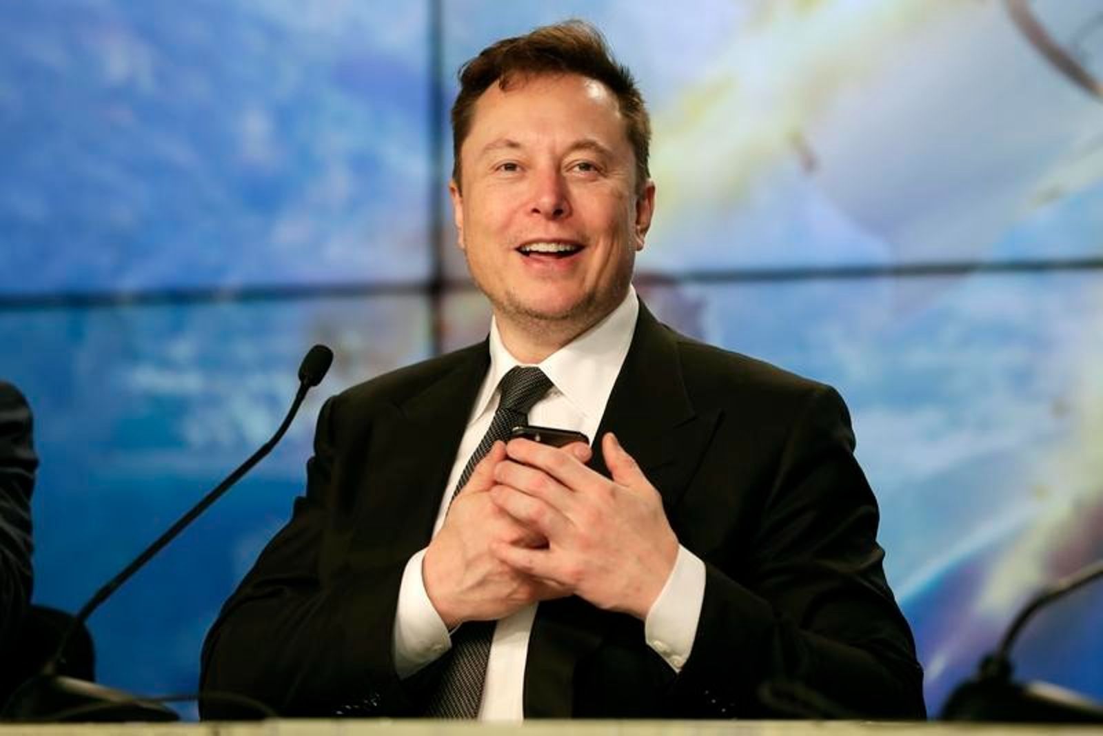馬斯克（Elon Musk）近日在社群平台X上猛烈批評美國的F-35戰鬥機，並強烈宣稱「無人機才是未來的空戰」。（翻攝畫面）