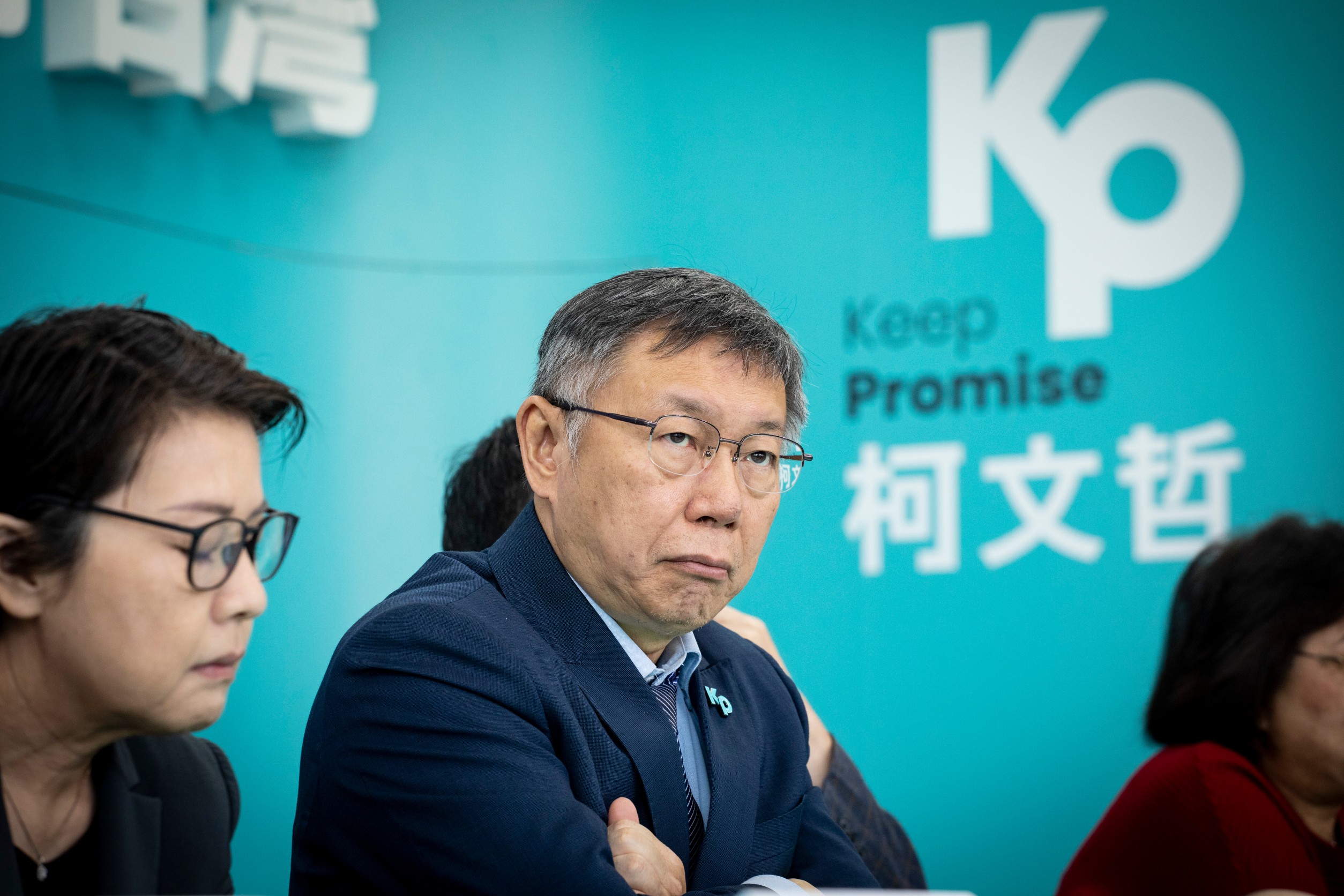 民眾黨參選人柯文哲（中）6日至高雄大學演講。（本刊資料照）