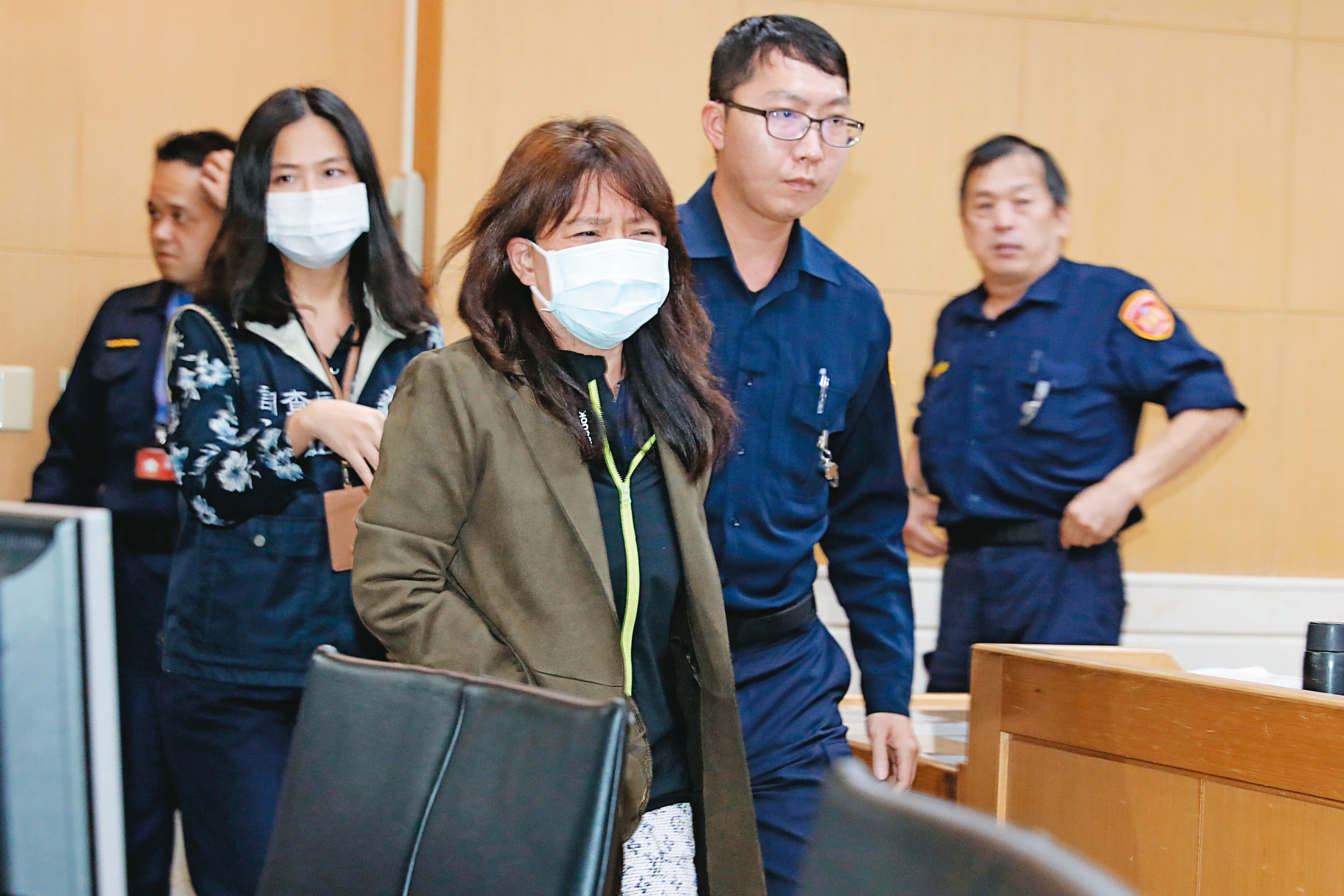 已故龍巖公司創辦人李世聰生前與妻子劉萍，被檢舉挪用公益捐款，高等法院今二審判她無罪。（本刊資料照）