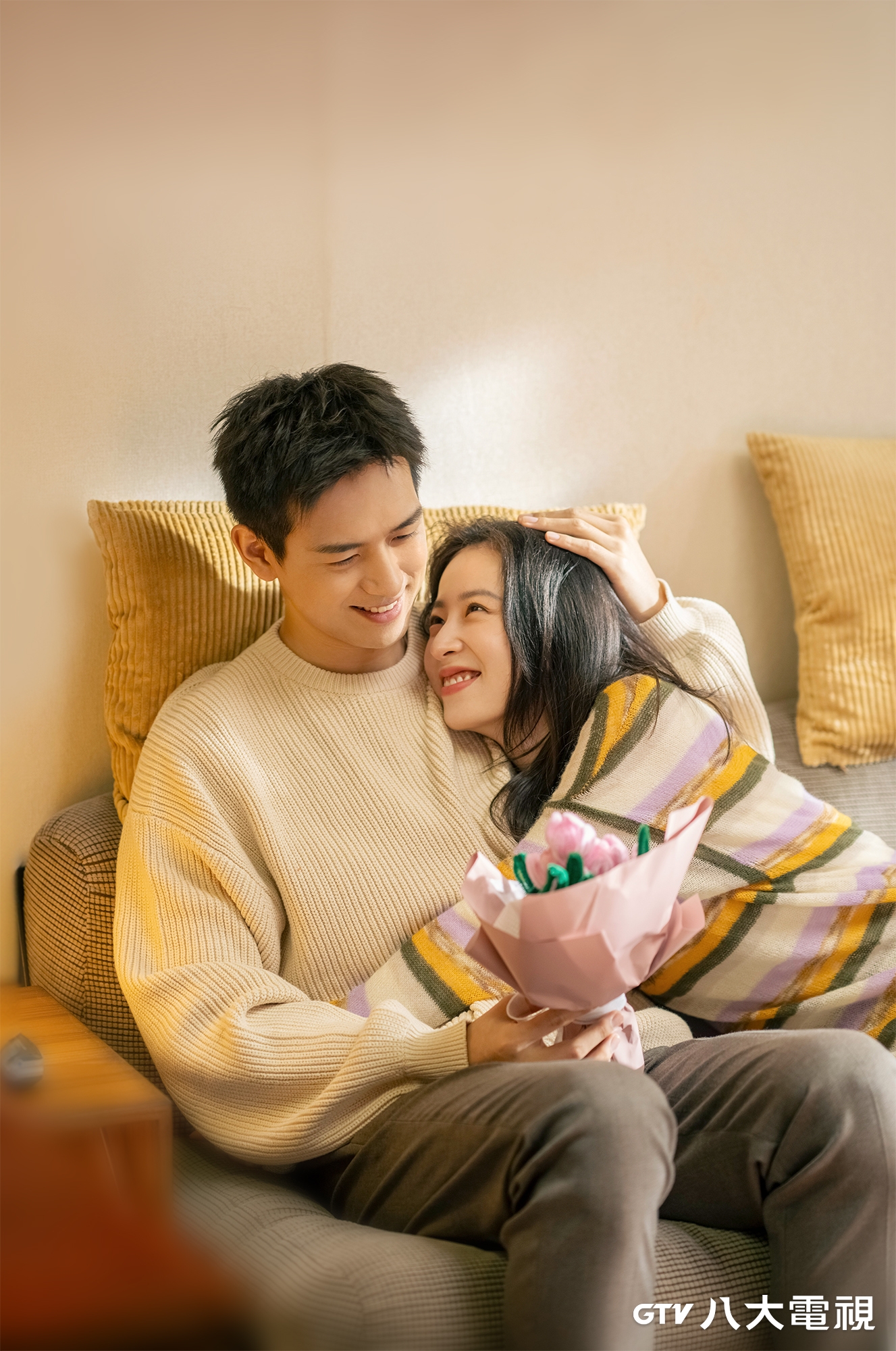  李現與周雨彤主演的《春色寄情人》在台上檔。（八大戲劇台）