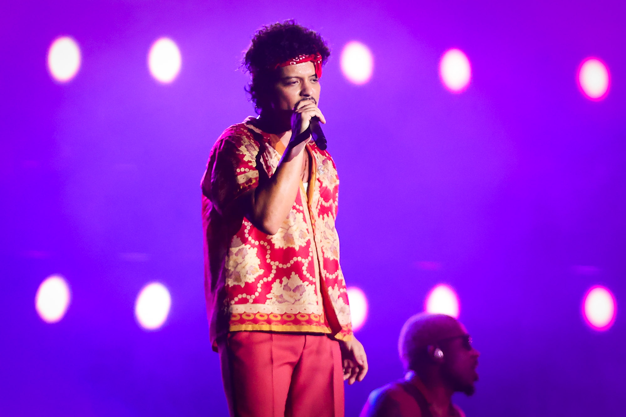 火星人布魯諾被傳在婚禮獻唱收價美金500萬元，不過卻被珍妮佛羅培茲嫌貴到太誇張。（東方IC）