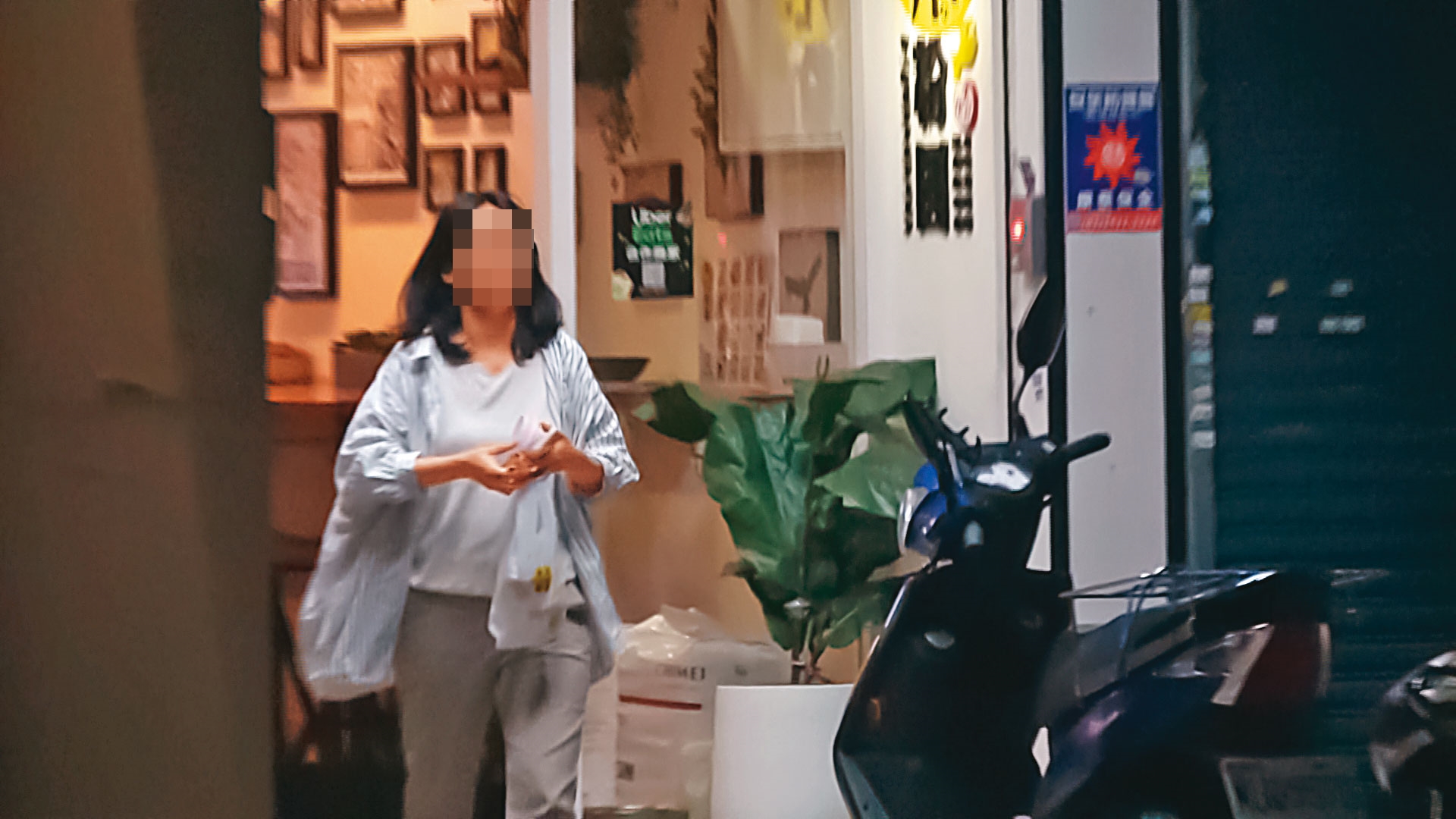 30年公務資歷的行政院祕書處長徐益梁，被控與陳姓諮議（圖）聯手欺壓職員，並爆不倫戀。