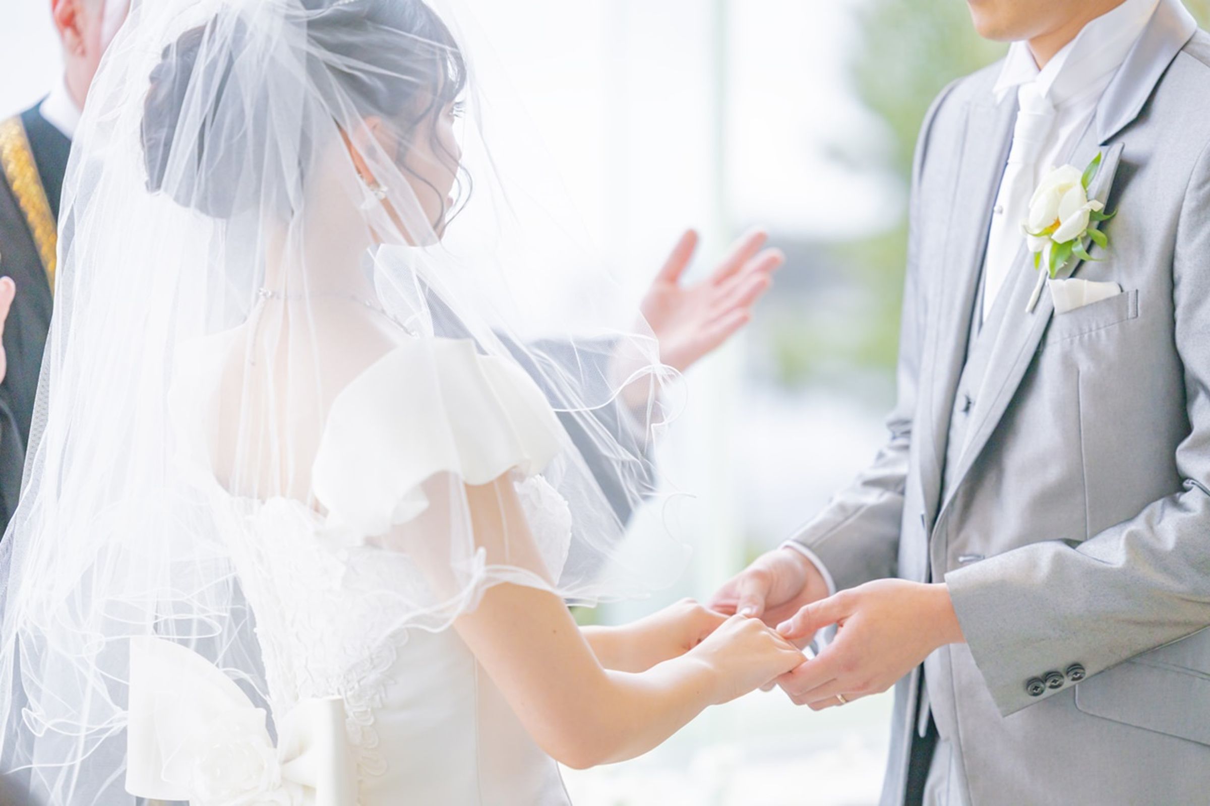 中媒報導日本不婚族後悔沒結婚,但被許多網友解讀為官方刻意帶風向。(示意圖,pakutaso)