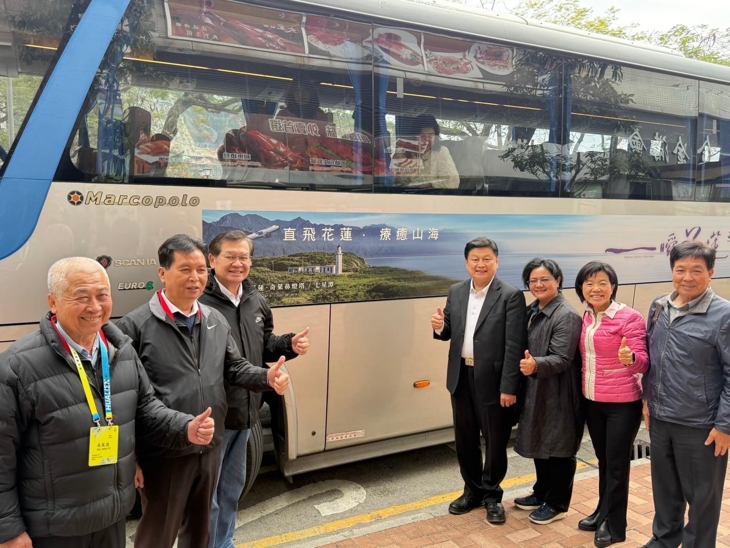 傅崐萁日前率花蓮縣府與觀光業者赴香港，驚傳有成員一入境就被捕。（翻攝自傅崐萁臉書）