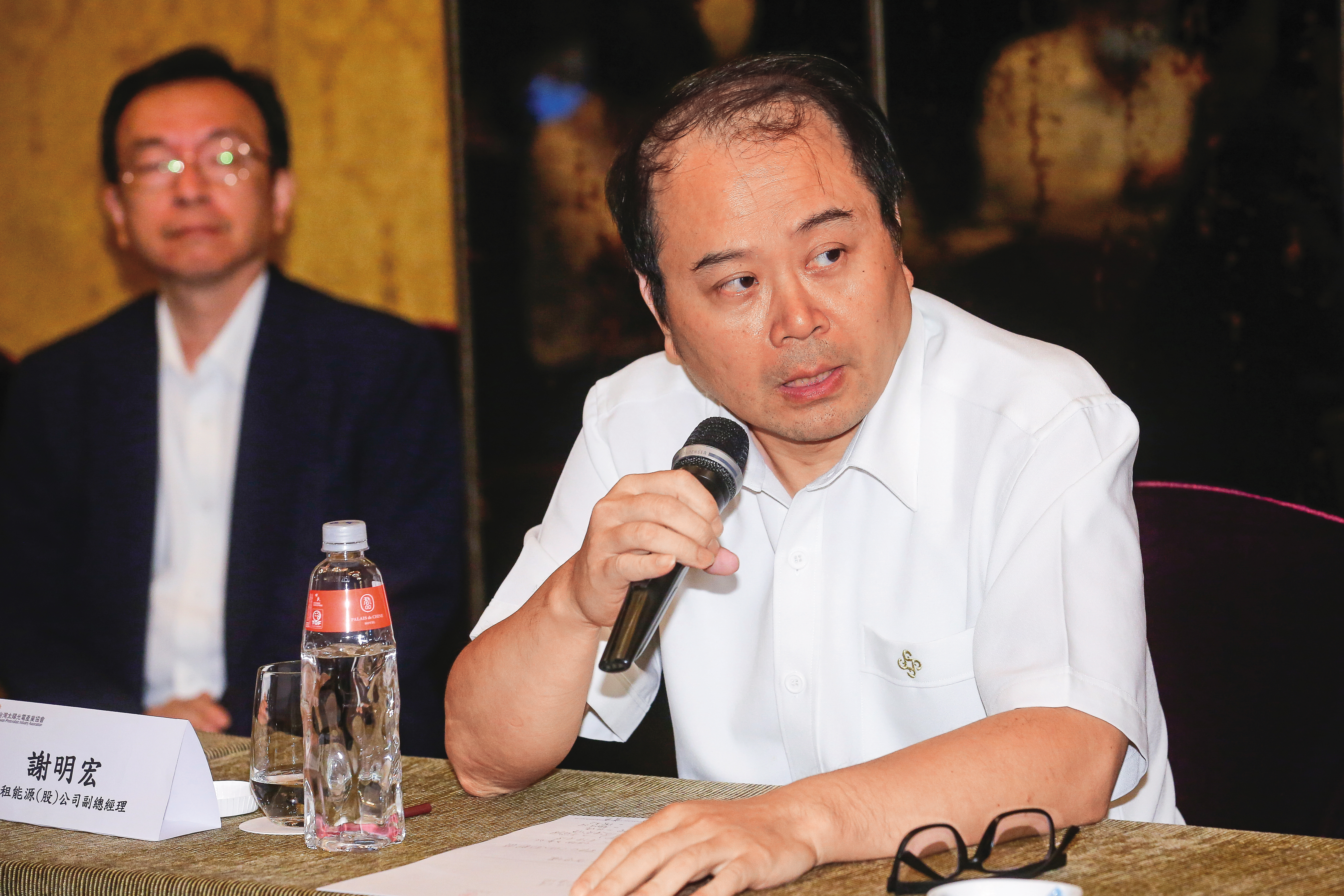 古盛煇一行人2021年2月到台南市政府拜會時，中租迪和資深副總經理謝明宏（圖）陪同出席。 