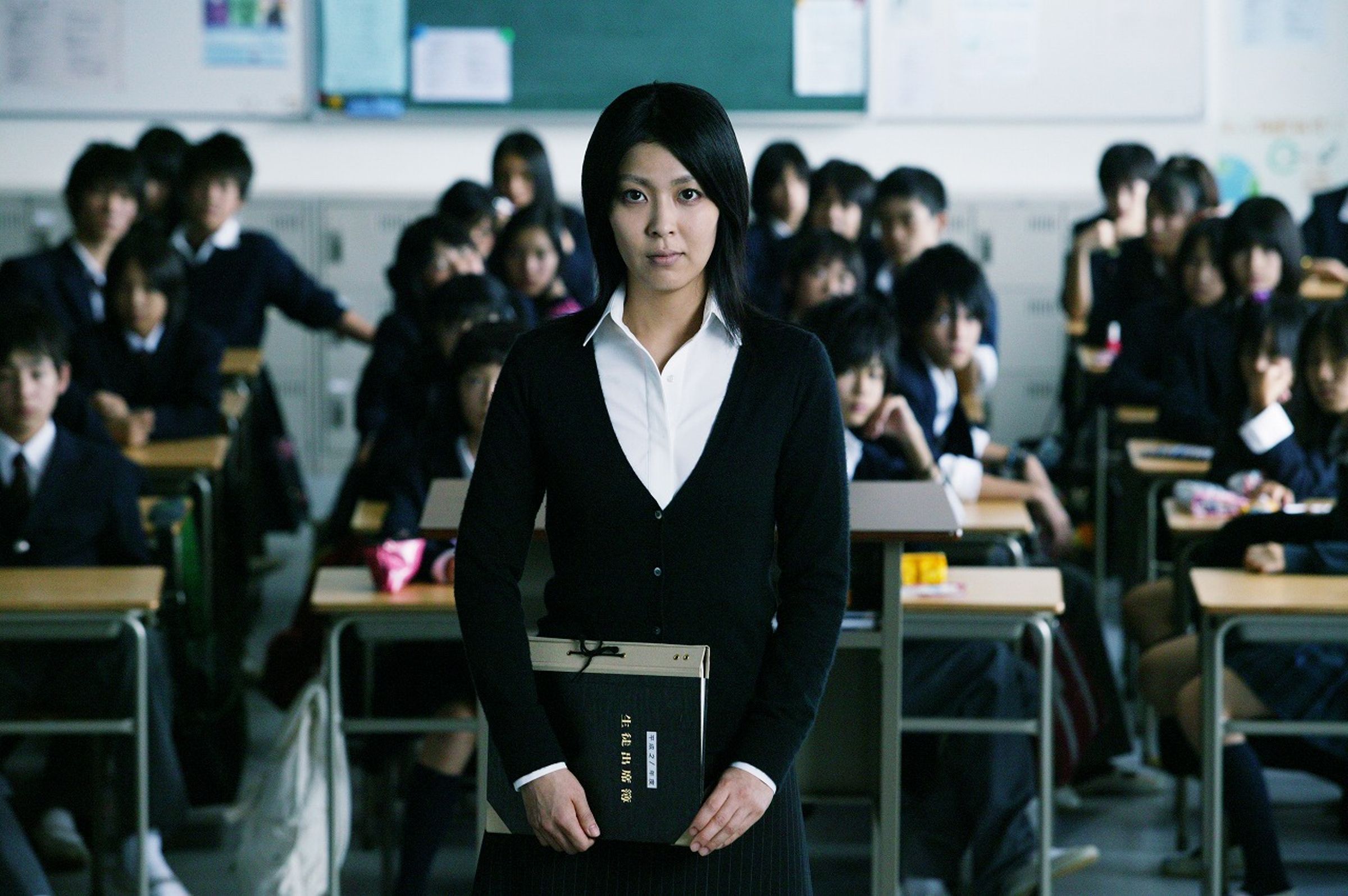 松隆子主演電影《告白》改編自同名小說,以校園霸凌做為題材的故事在全球大獲好評。(車庫娛樂提供)