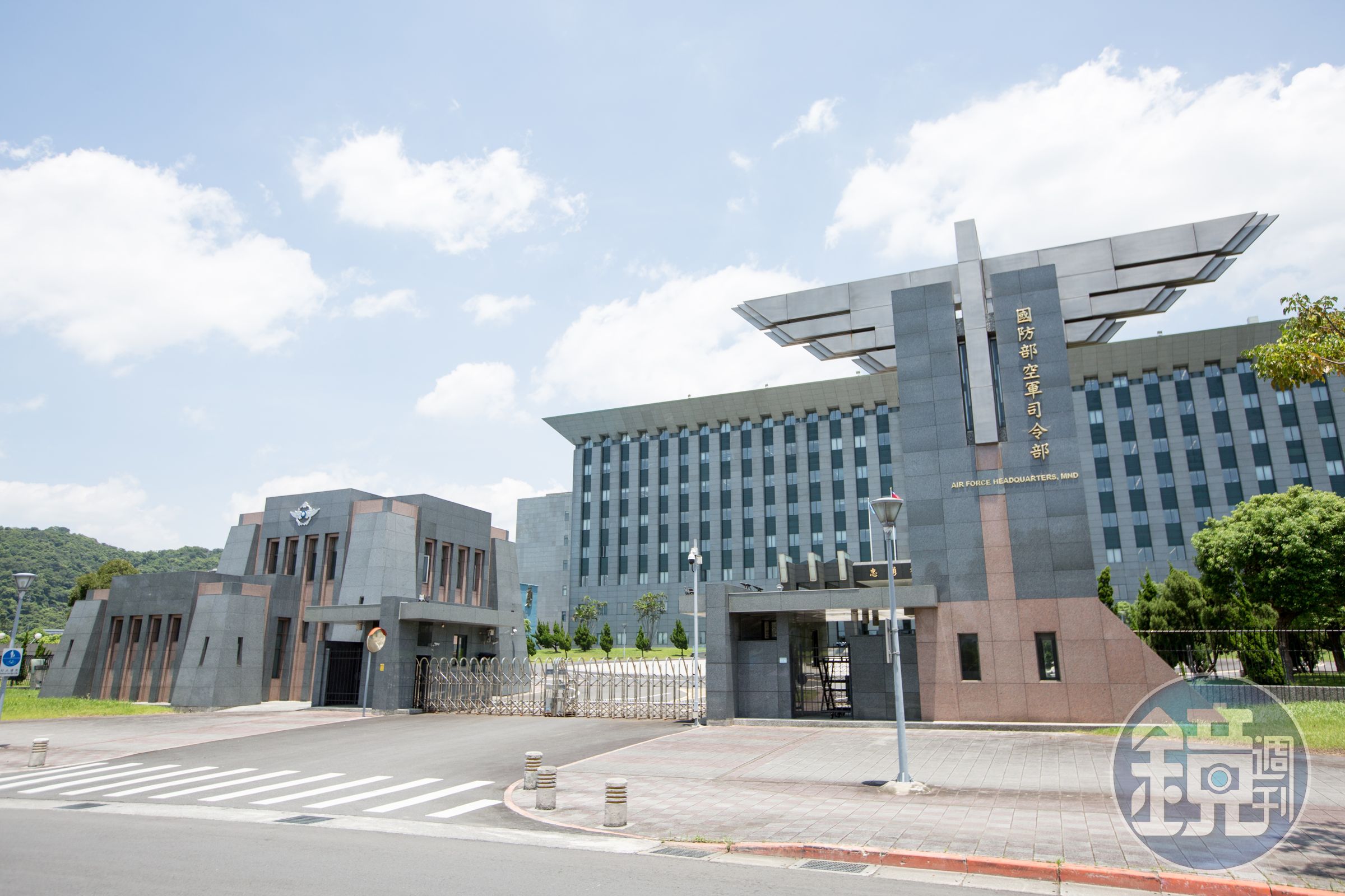 空軍司令部說明，2名中校今上午在岡山基地訓練時墜毀殉職。（資料照）