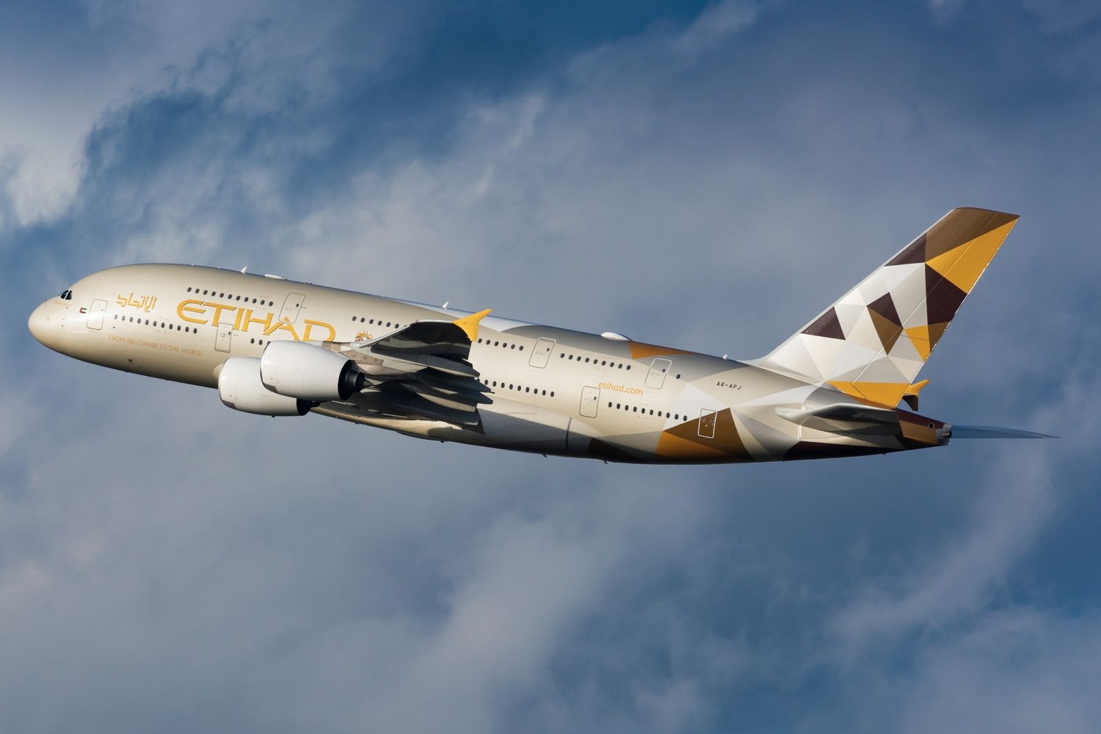 阿提哈德航班遇大亂流!機師通報「恐多人傷」 普吉島機場一度緊急戒備