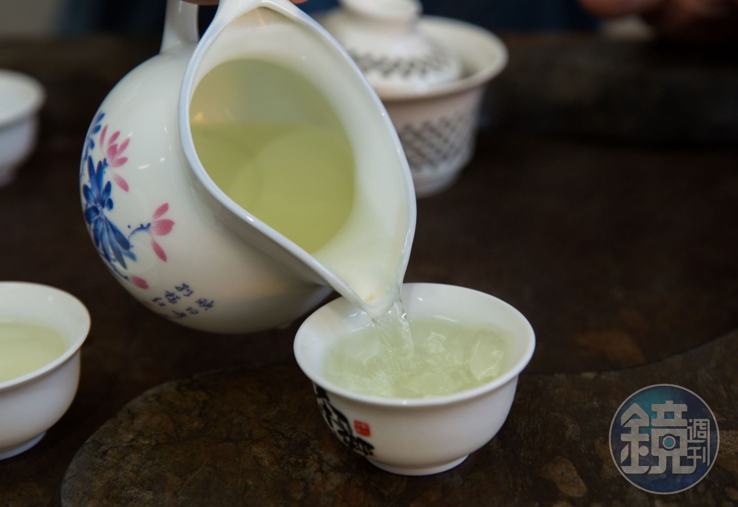 黃正忠曾幫人代製一批碧螺春比賽茶，原本茶料好，製成後一泡滋爽鮮香，頗具冠軍相，沒想到，卻因煮中藥時不慎摻入藥味而敗北。