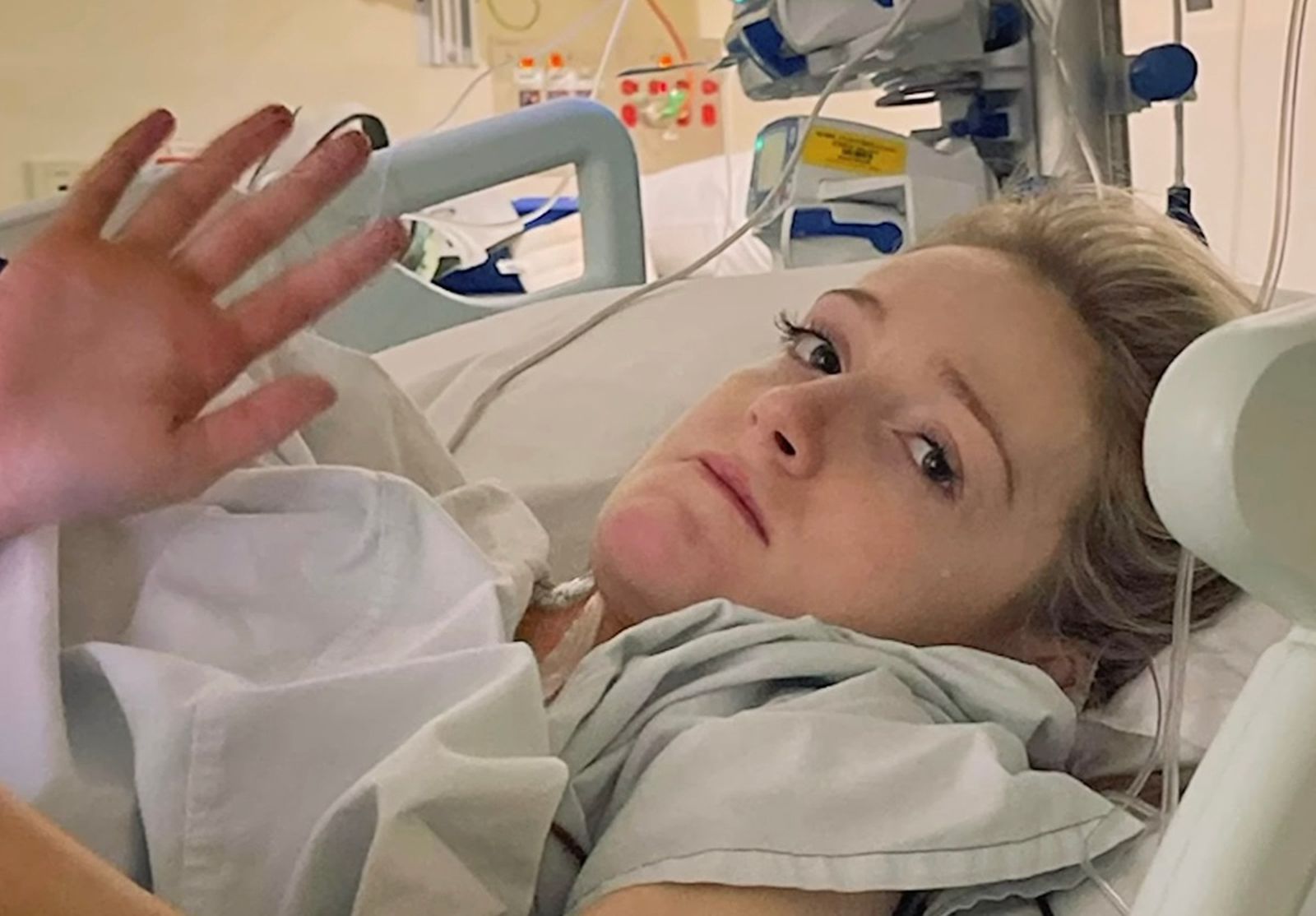 霍蘭從小飽受自體免疫性自主神經節病所苦。（翻攝annaliese_holland IG）