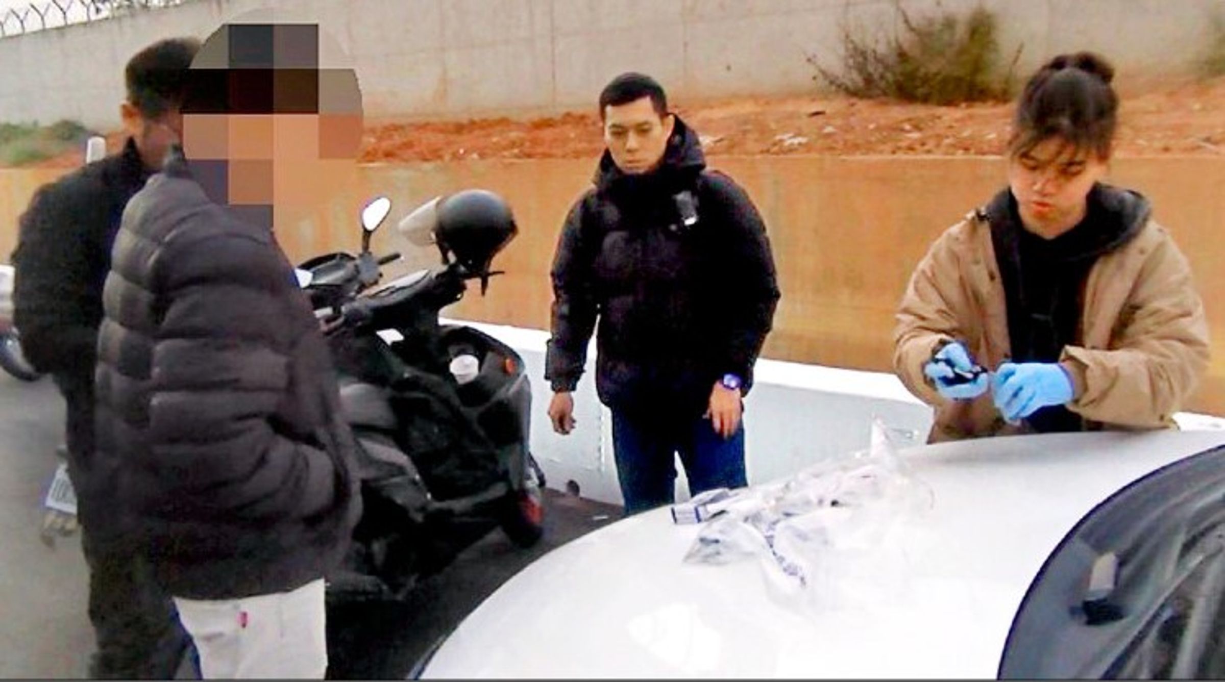 警方展開搜捕行動,瓦解陳姓夫妻販毒集團。(警方提供)