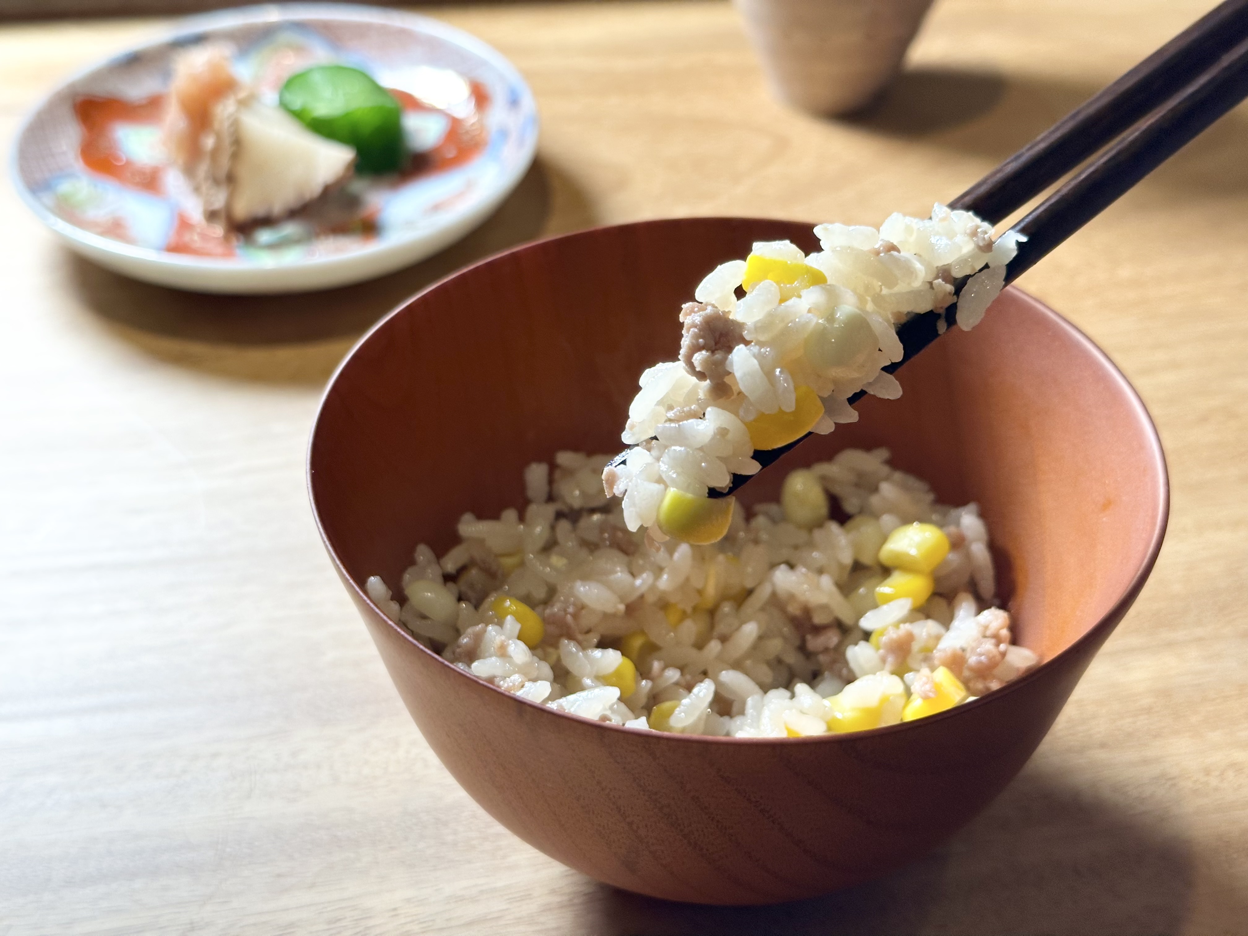 釜飯嘗得到水果玉米和甜玉米的雙重甜味,米飯吸飽雞高湯香氣,吃了會想續碗。(晚間套餐菜色)