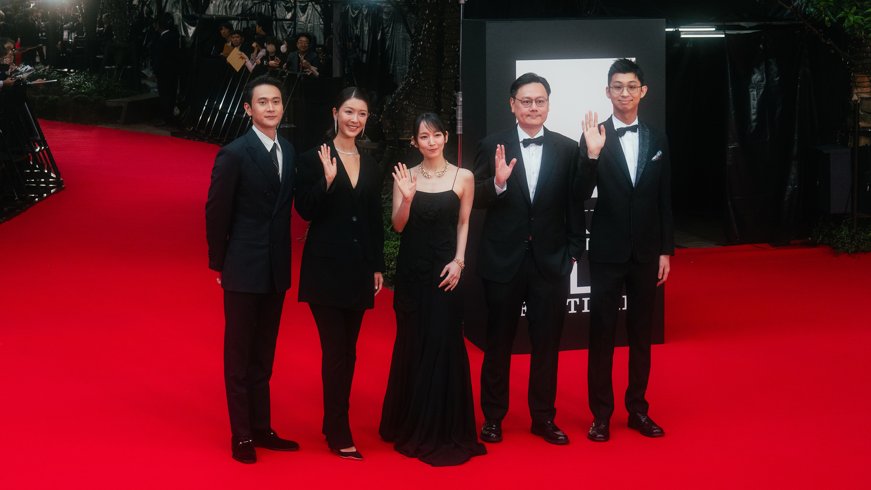 劉冠廷(左起)、余香凝、吉岡里帆、導演許承傑、監製苗華川,代表《雙囍》共同出席東京國際影展。(水花電影、2025TIFF提供)