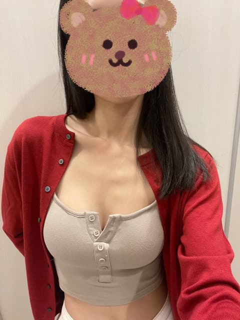 原PO附上自己的穿搭照,無奈問網友們「這樣穿到底哪裡騷了?真的問號…」。(翻攝自Dcard)