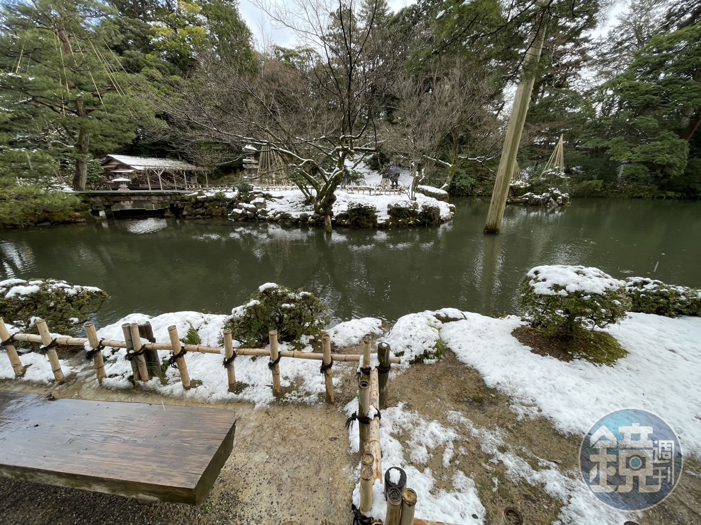 兼六園內造景多已被霜雪覆蓋，景致優美。