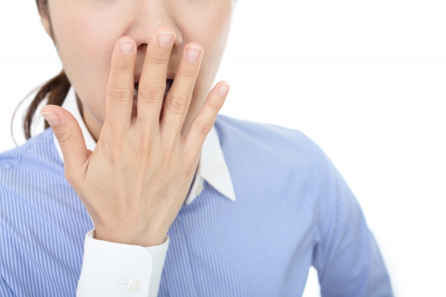 法國一名女子進行扁桃腺切除術後，沒想到說話竟變成英國口音，讓她常被誤認為是外國人。（示意圖，photoAC）