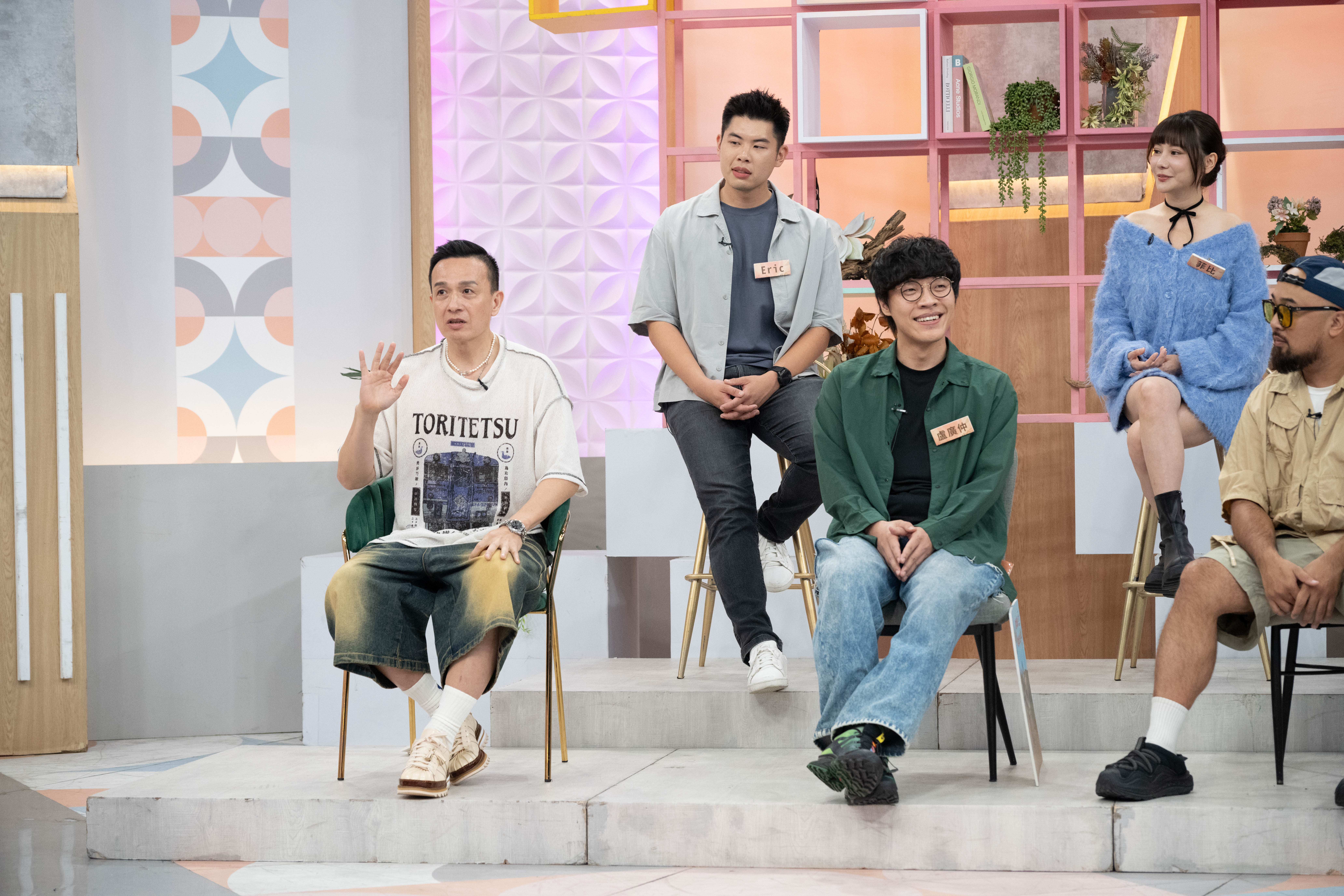 小鐘錄影分享與詹惟中一起攻玉山山頂的烏龍趣事。（東森綜合提供）